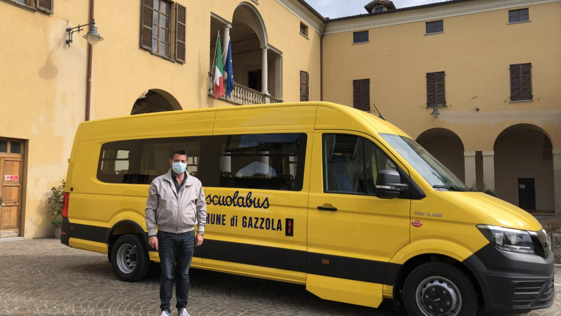 Gazzola, uno scuolabus nuovo di zecca per il trasporto degli alunni