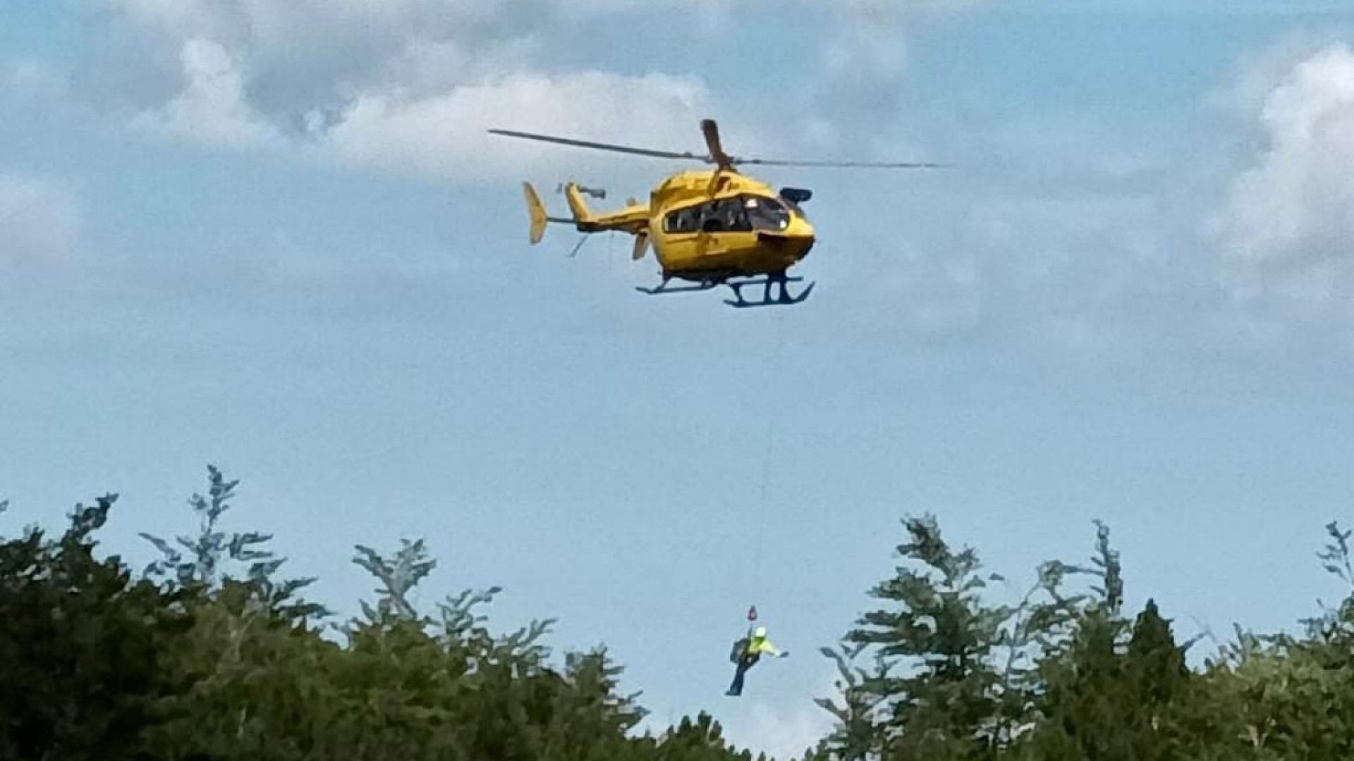 Cade e sbatte la testa su un sasso al lago Nero. Piacentina trasportata a Parma