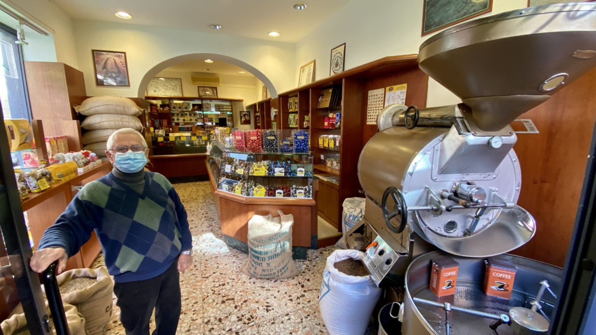 Il fascino delle botteghe del caffè...