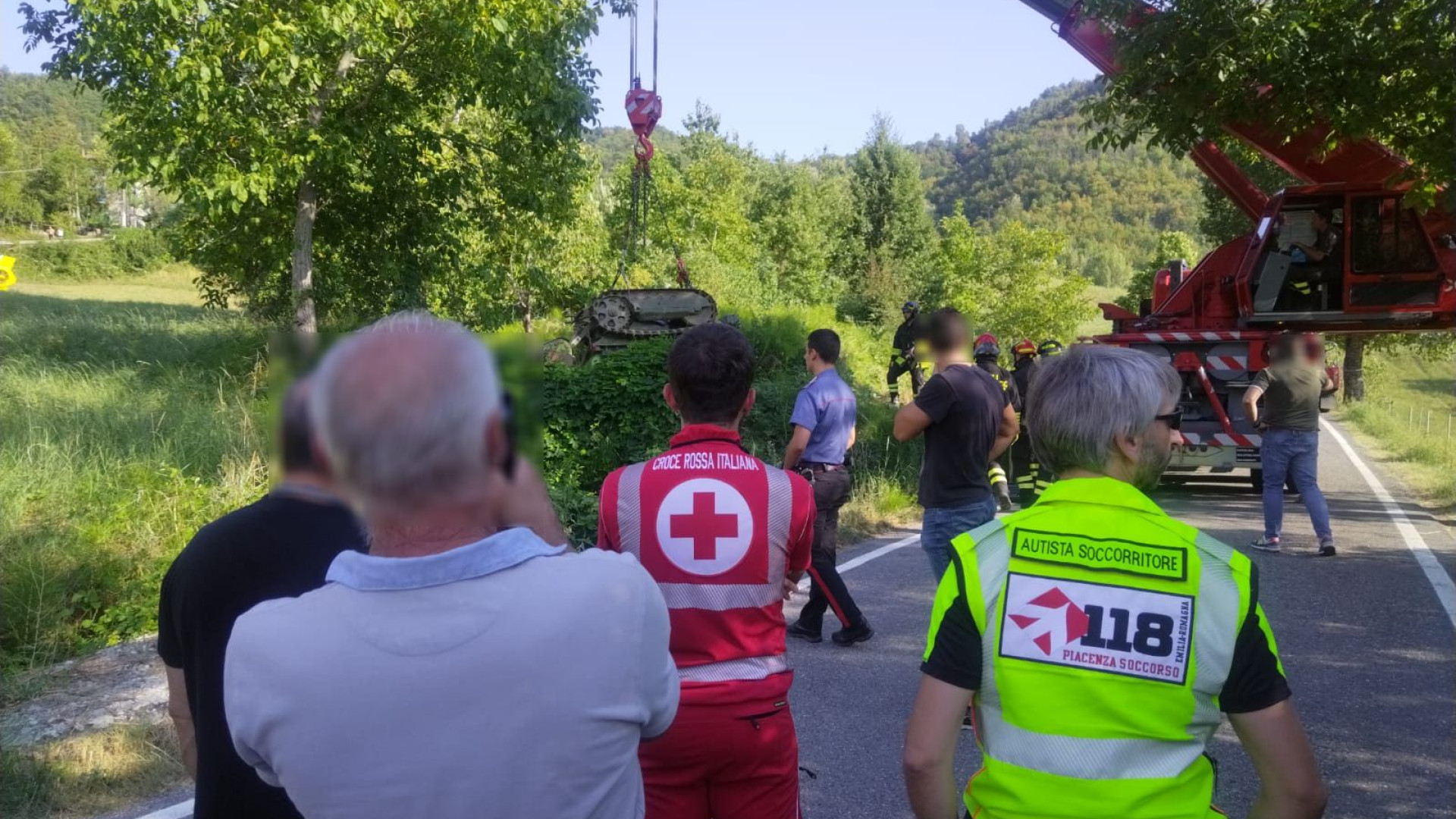 Tragedia in alta Val Trebbia, 56enne muore schiacciato dal suo trattore