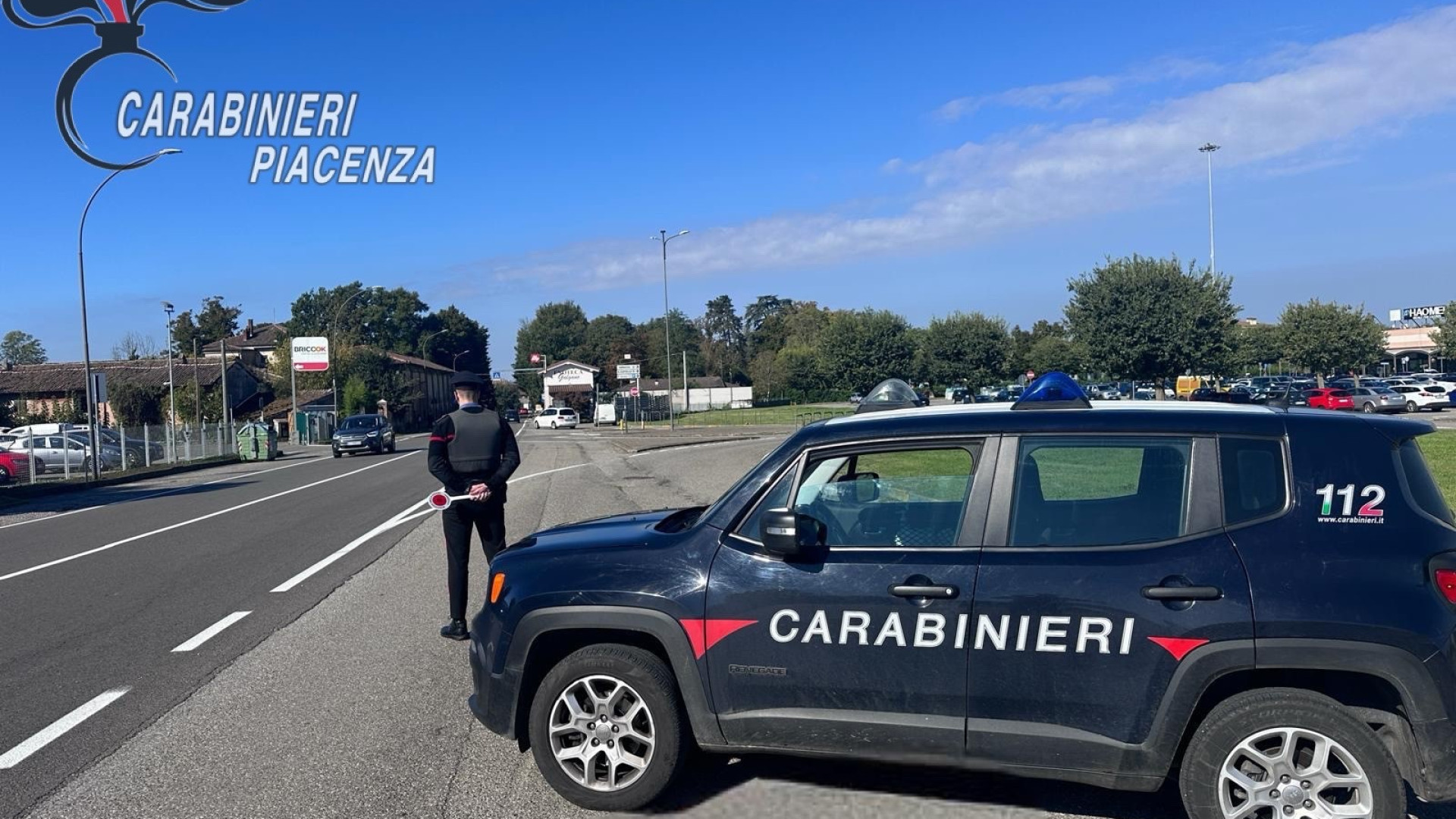 Terrorizza una coppia brandendo una tronchese: ventiduenne denunciato