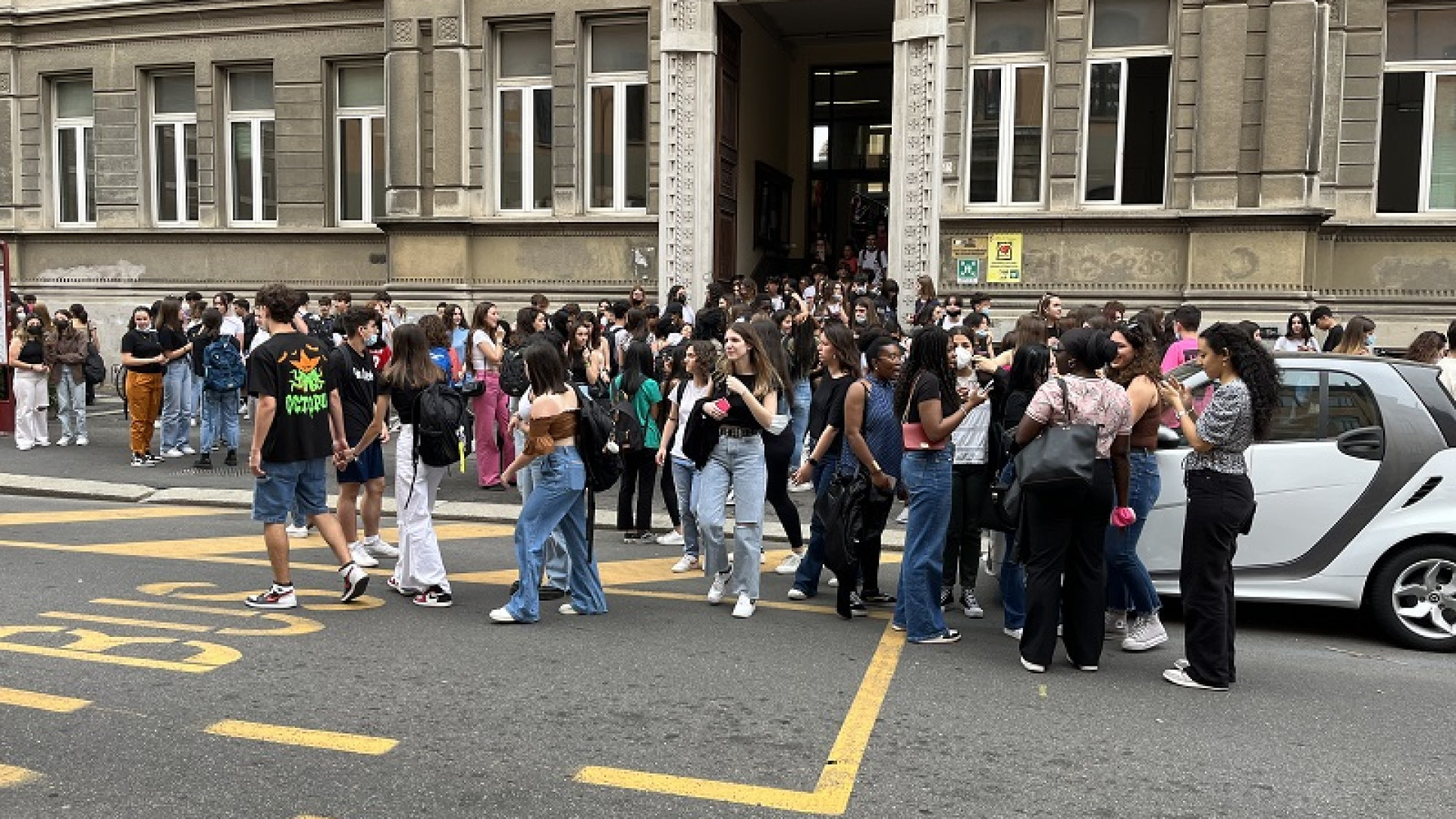 Ultimi giorni di scuola: "Anni difficili, che vogliamo lasciarci alle spalle"