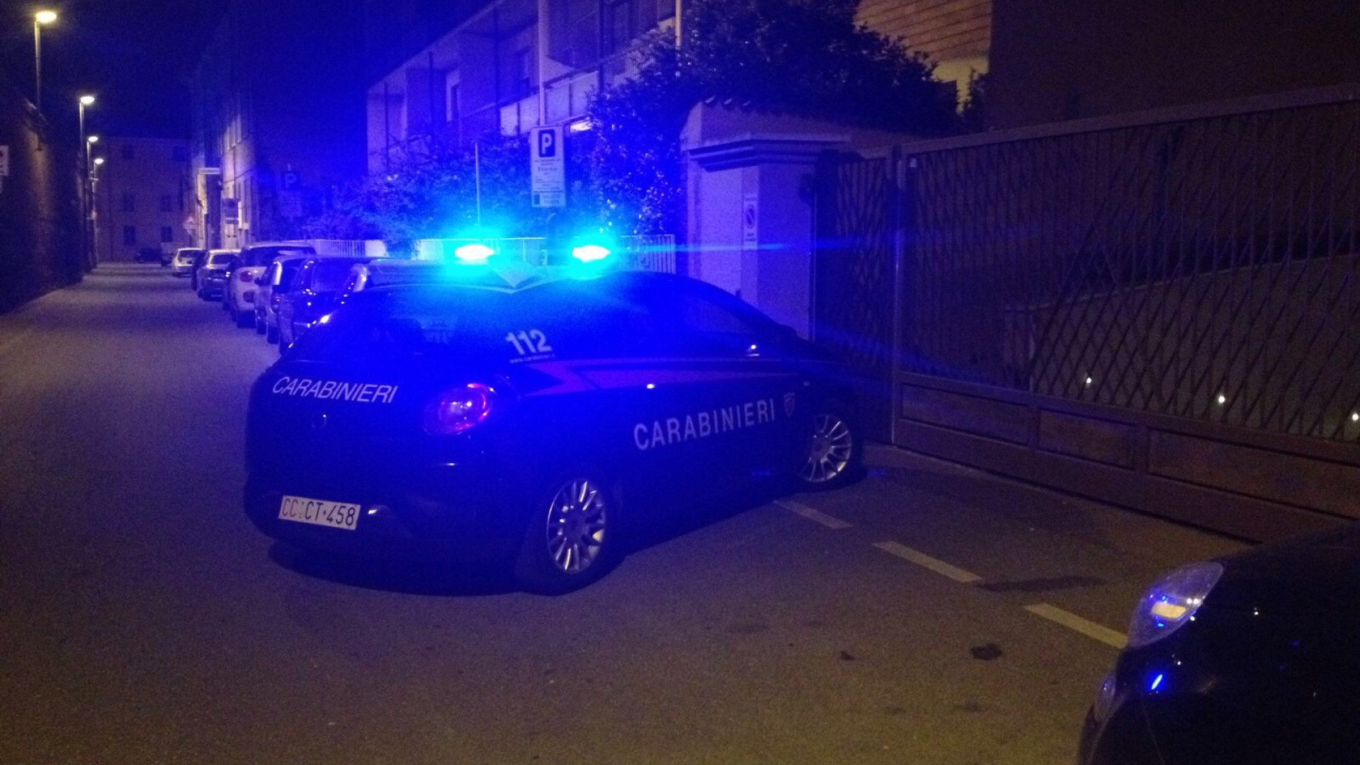 Vaga nella notte in stato confusionale e ricoperto di sangue, romeno 40enne soccorso da carabinieri e 118