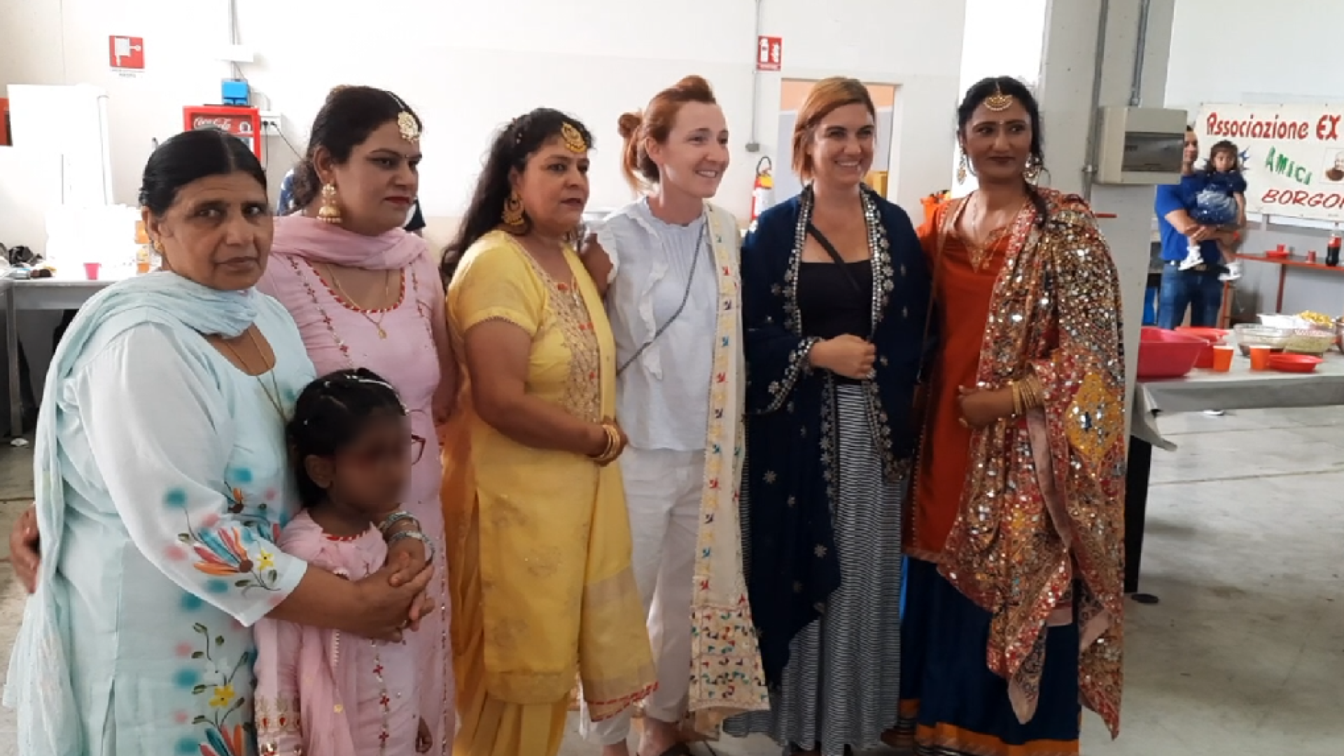 Borgonovo, la bellezza di essere donne celebrata alla festa indiana del Teeyan