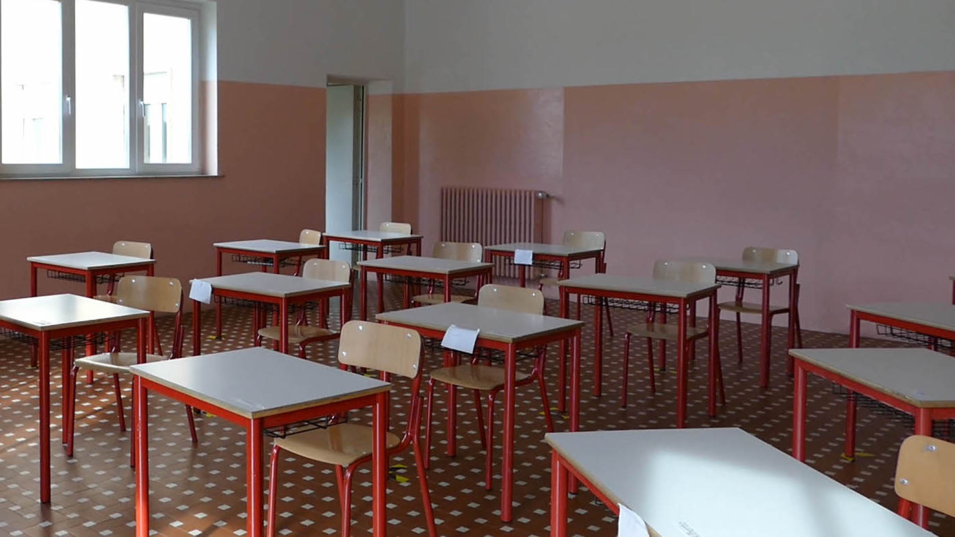 Si torna a scuola con il green pass: scatta l'obbligo per tutto il personale