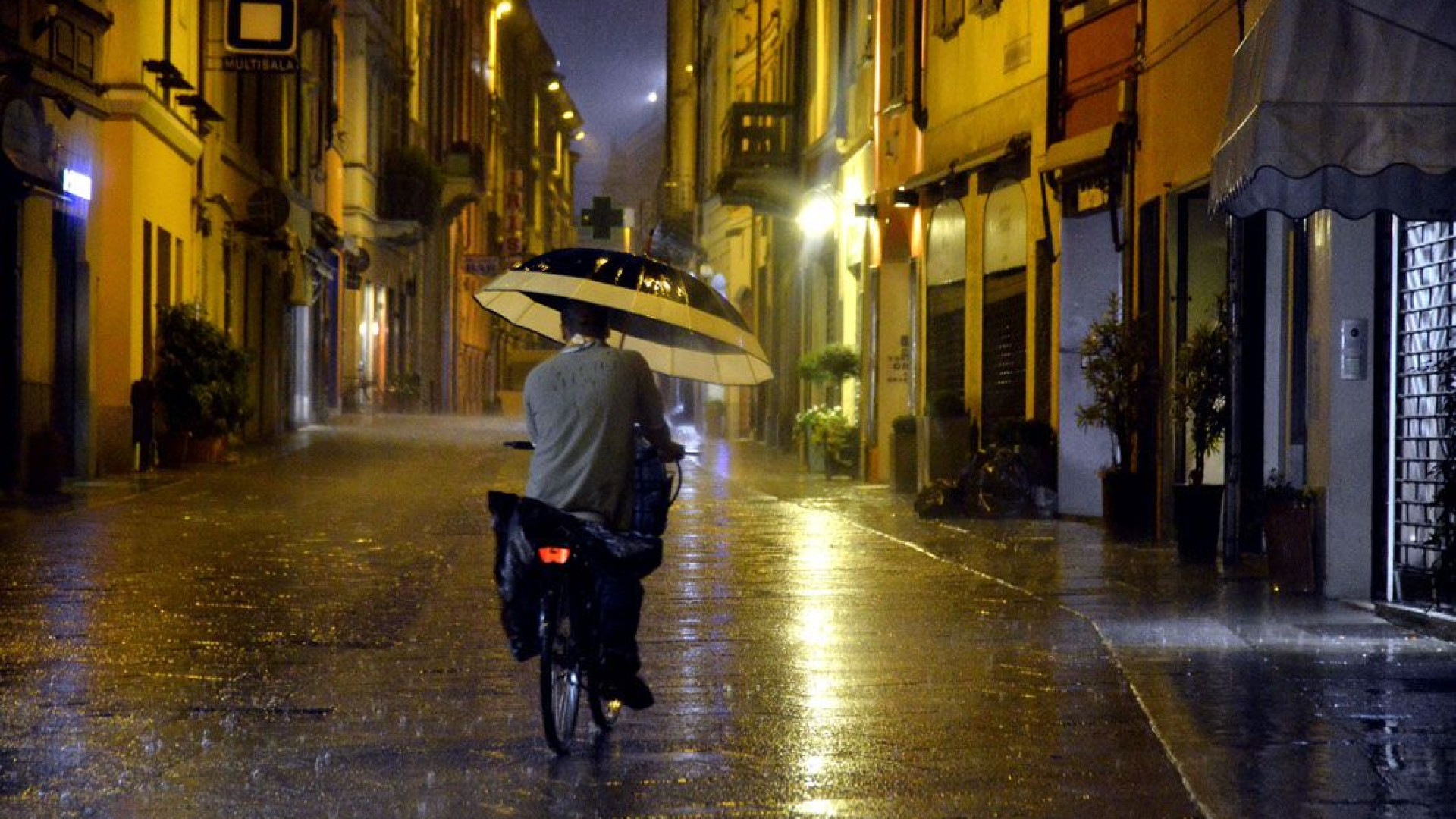 Forti temporali e vento, allerta meteo di 24 ore della Protezione civile
