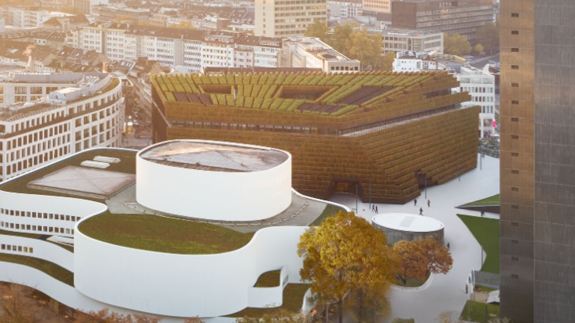 La più grande facciata verde d'Europa è in Germania: otto chilometri di siepi