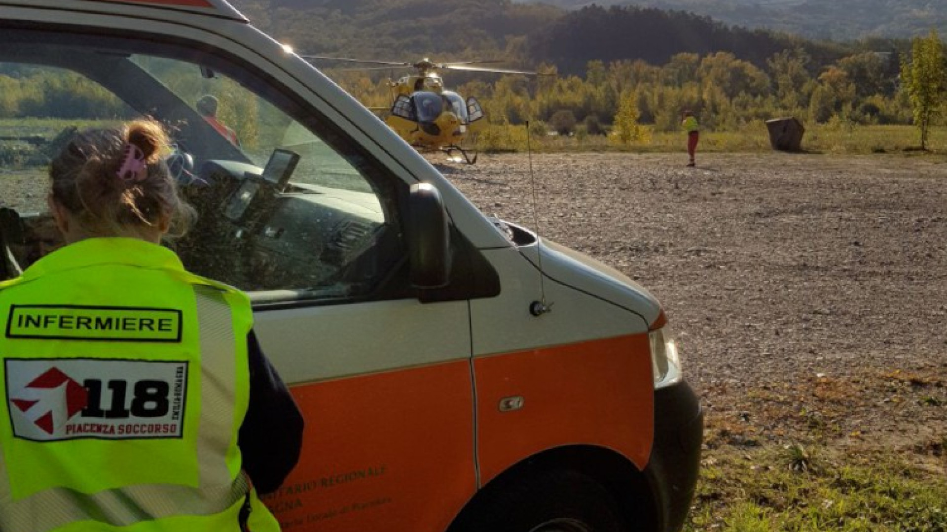 Caduta accidentale da una scala, grave anziano. Interviene l'eliambulanza