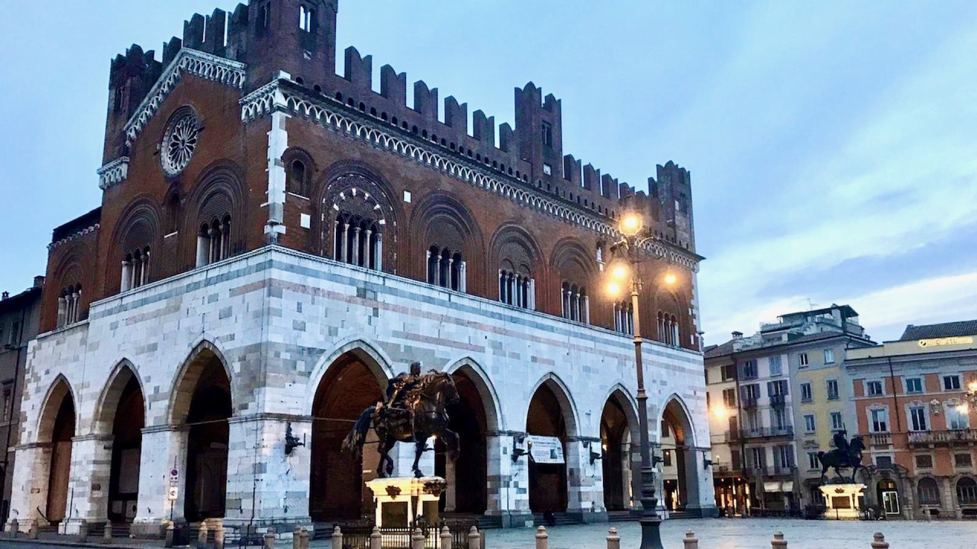 Da oggi Piacenza è in zona gialla: in vigore il nuovo decreto, coprifuoco dalle 22.00 alle 5.00