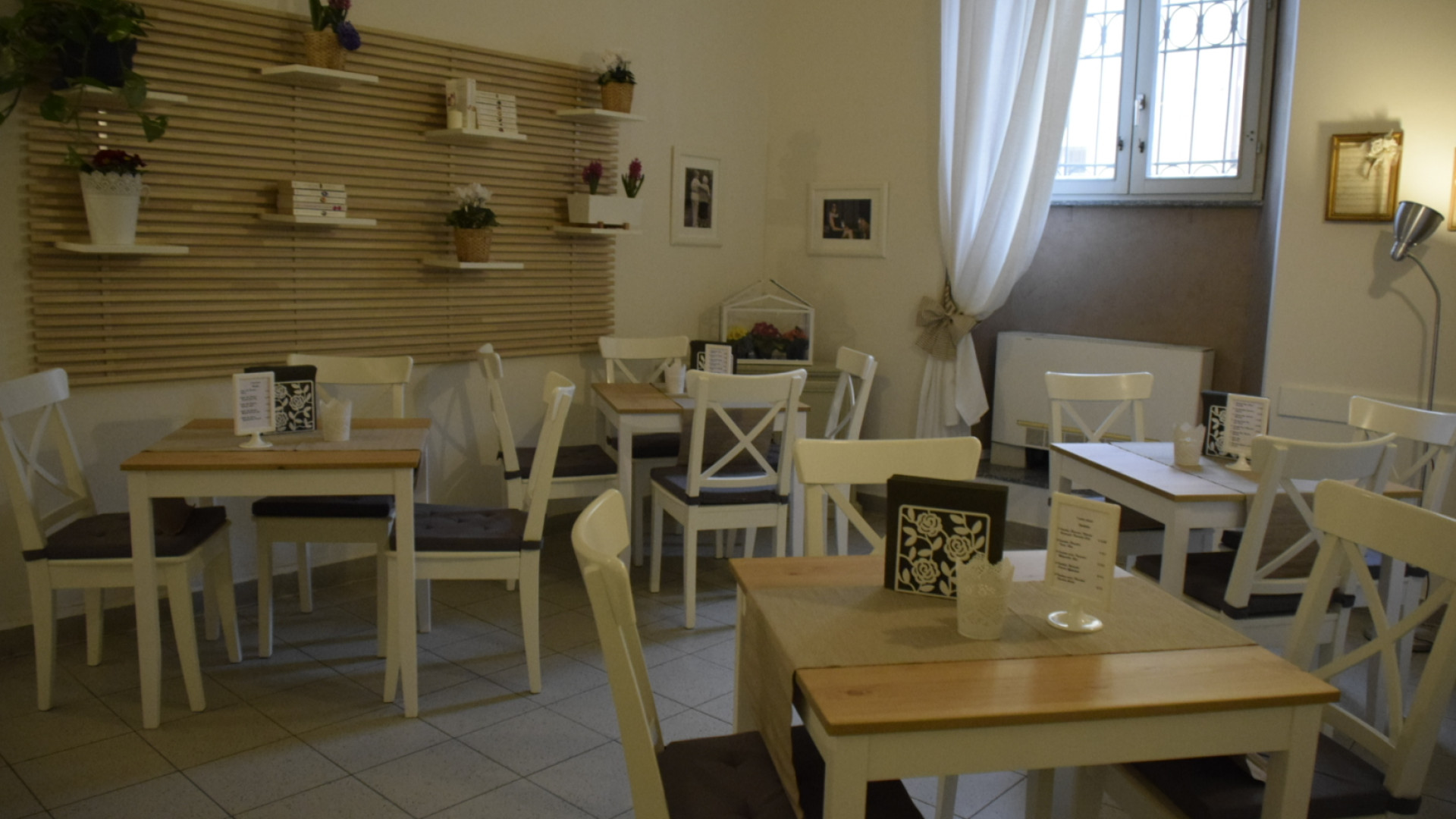 Inaugurato "I piccoli mondi", il bar dove lavorano 4 ragazzi con disabilità