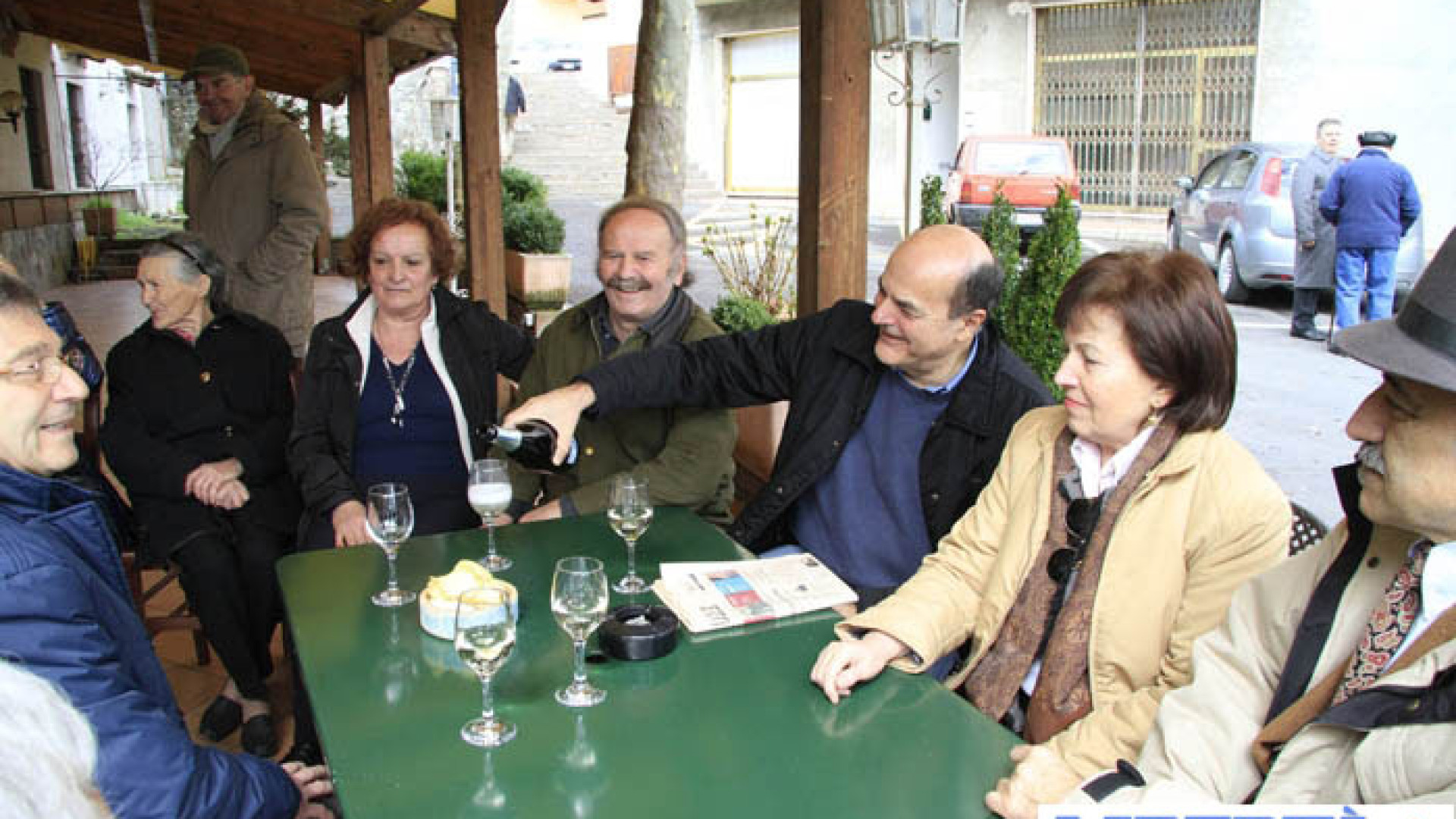 Bersani torna a sorridere a Bettola. Il fratello: "Cambiato ma sereno"