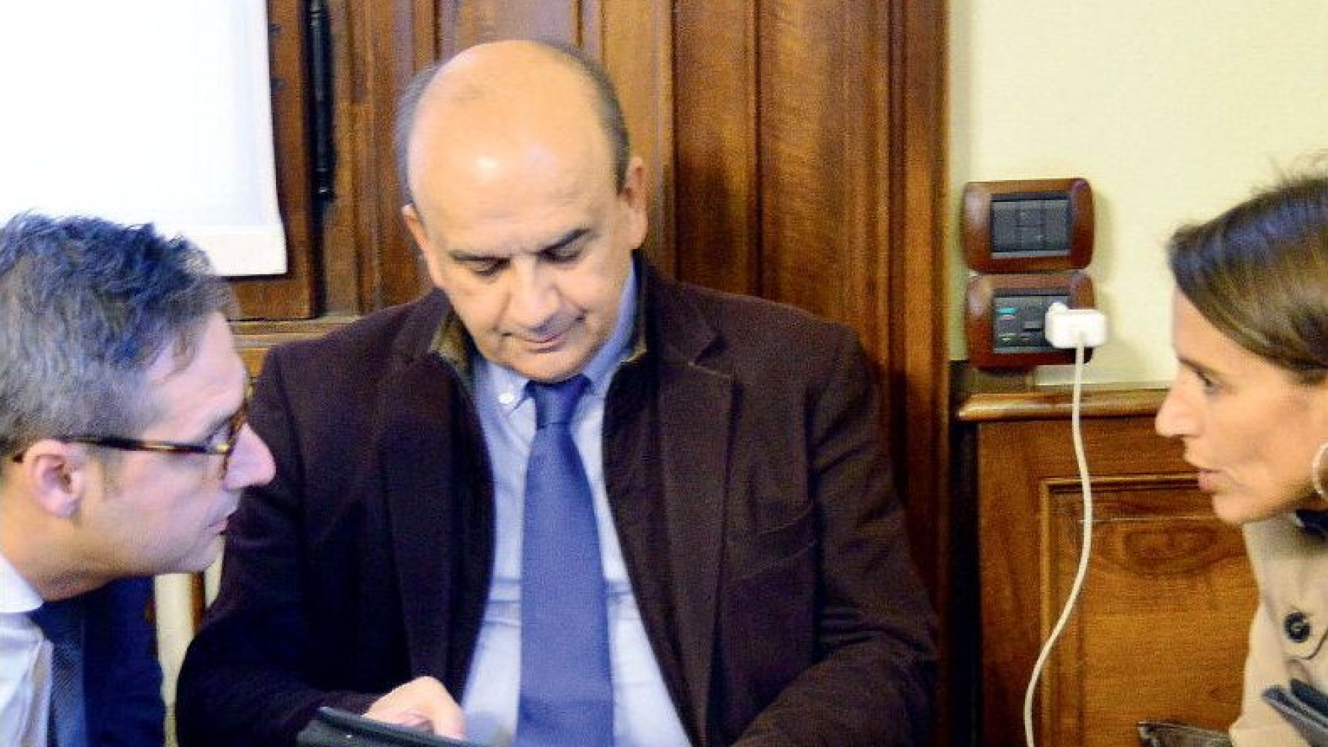 Scintille social tra Katia Tarasconi e Stefano Cugini. "Ipocrisia". "Parole ostili"
