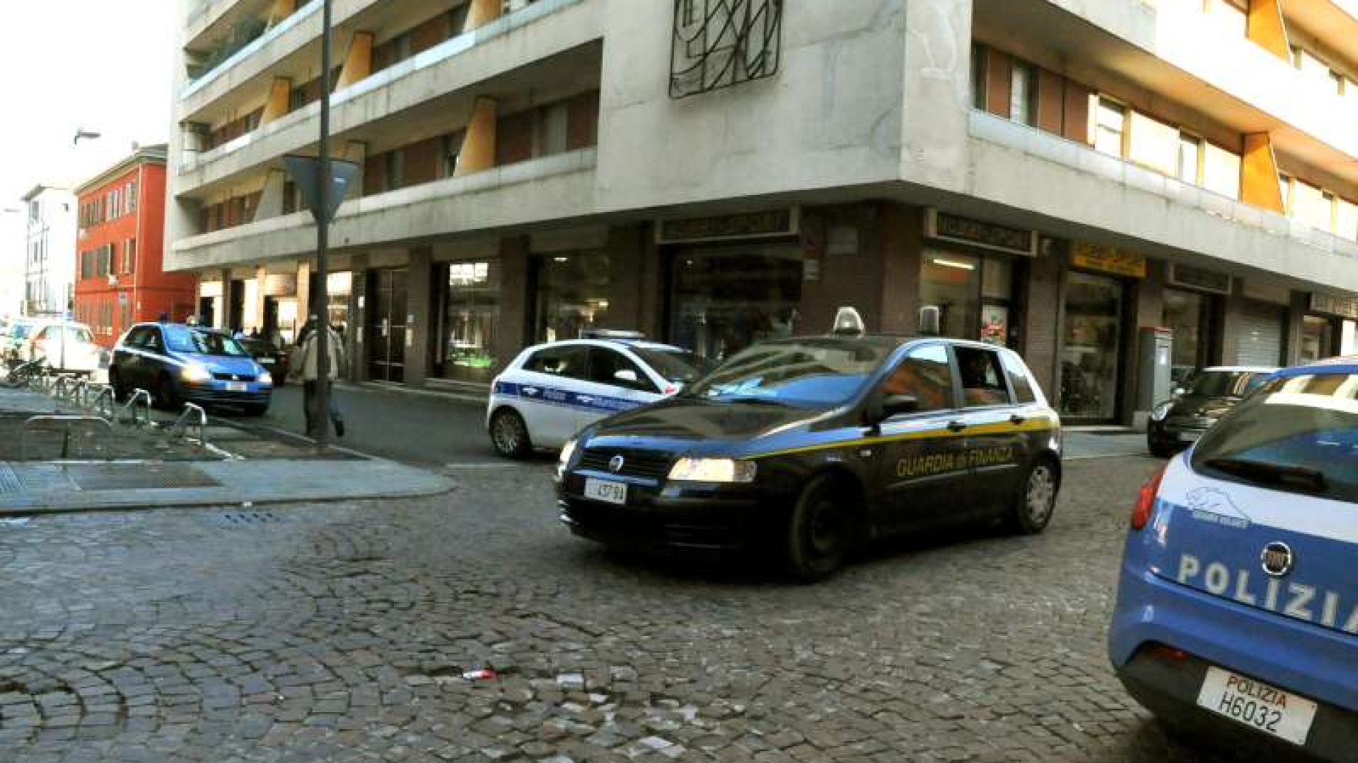 Via Roma, 250 persone controllate durante i servizi interforze