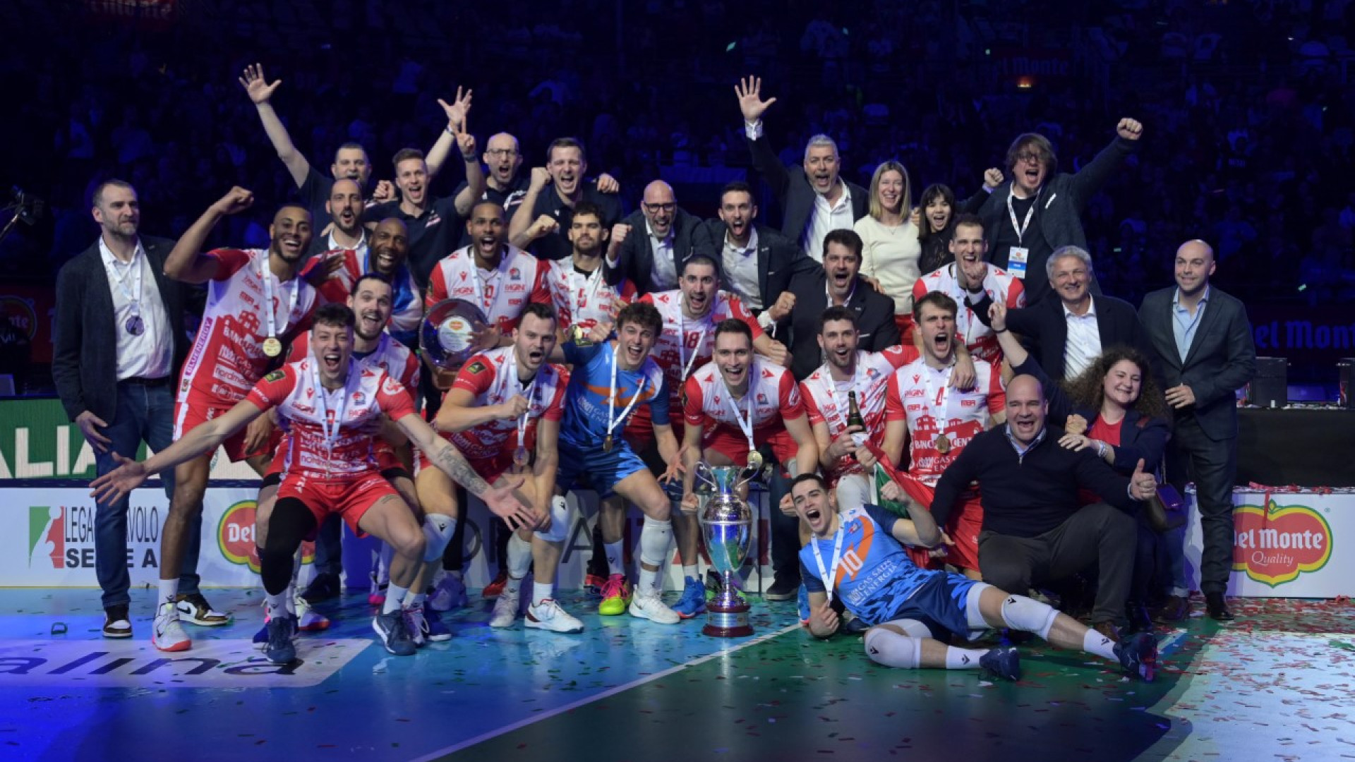 Volley, Piacenza batte Trento 3-0 e vince la Coppa Italia. Mattarella al PalaEur