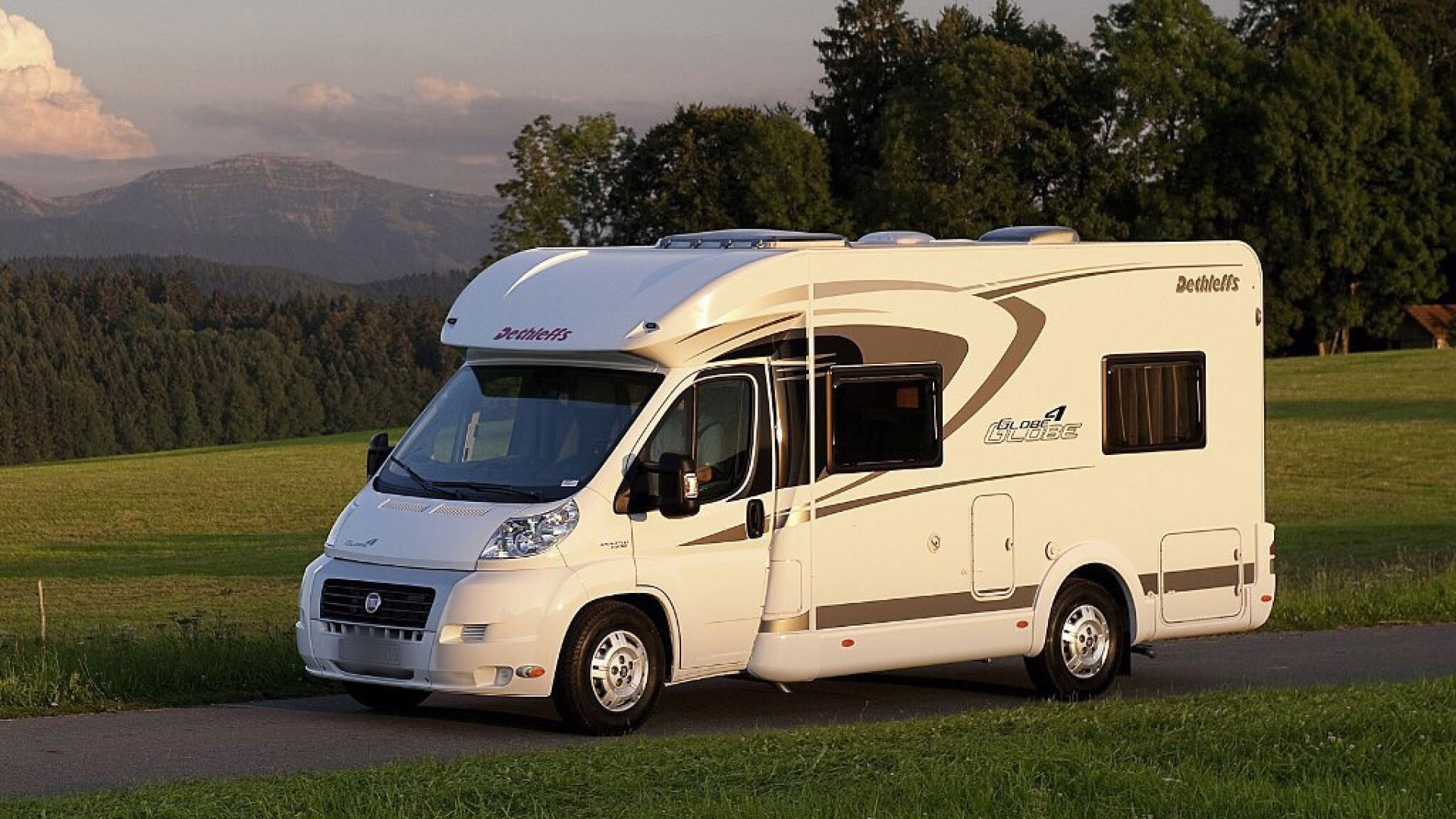 I ladri di appartamento non risparmiano i camper: piacentini derubati