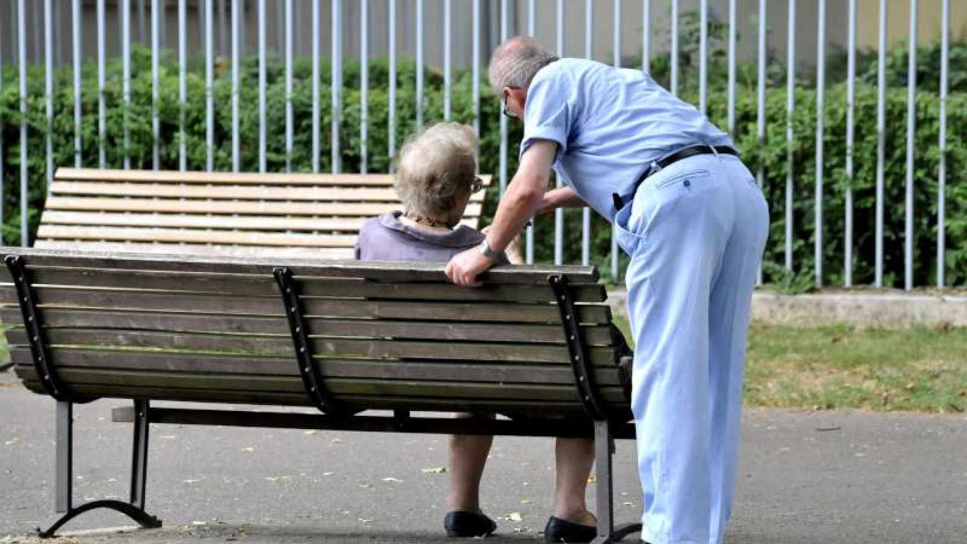 Insultano gli anziani sul Facsal: tre giovani sanzionati per ubriachezza