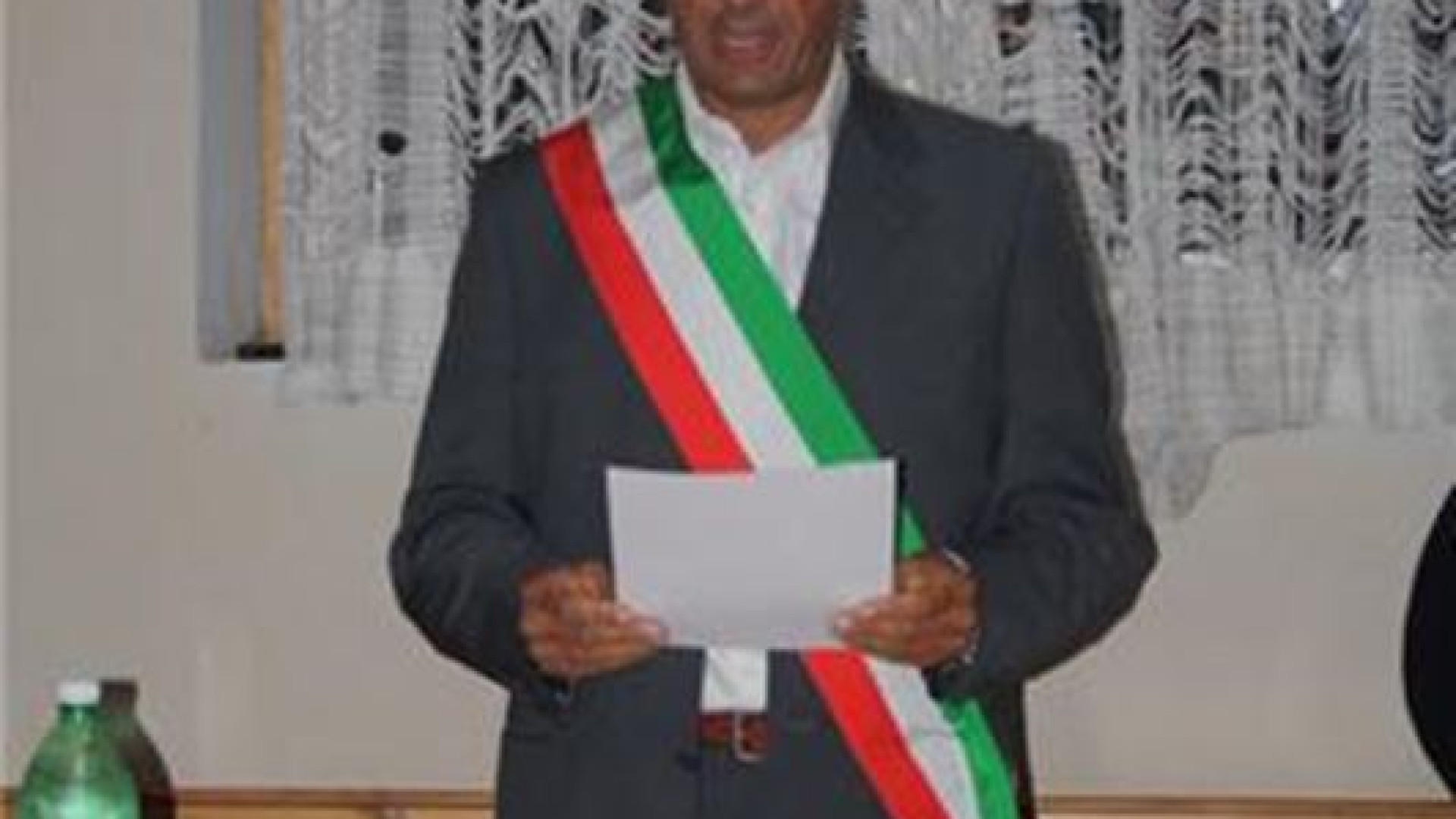 La Procura apre un fascicolo sui lavori alla piazza di Perino. Il sindaco Poggi si difende