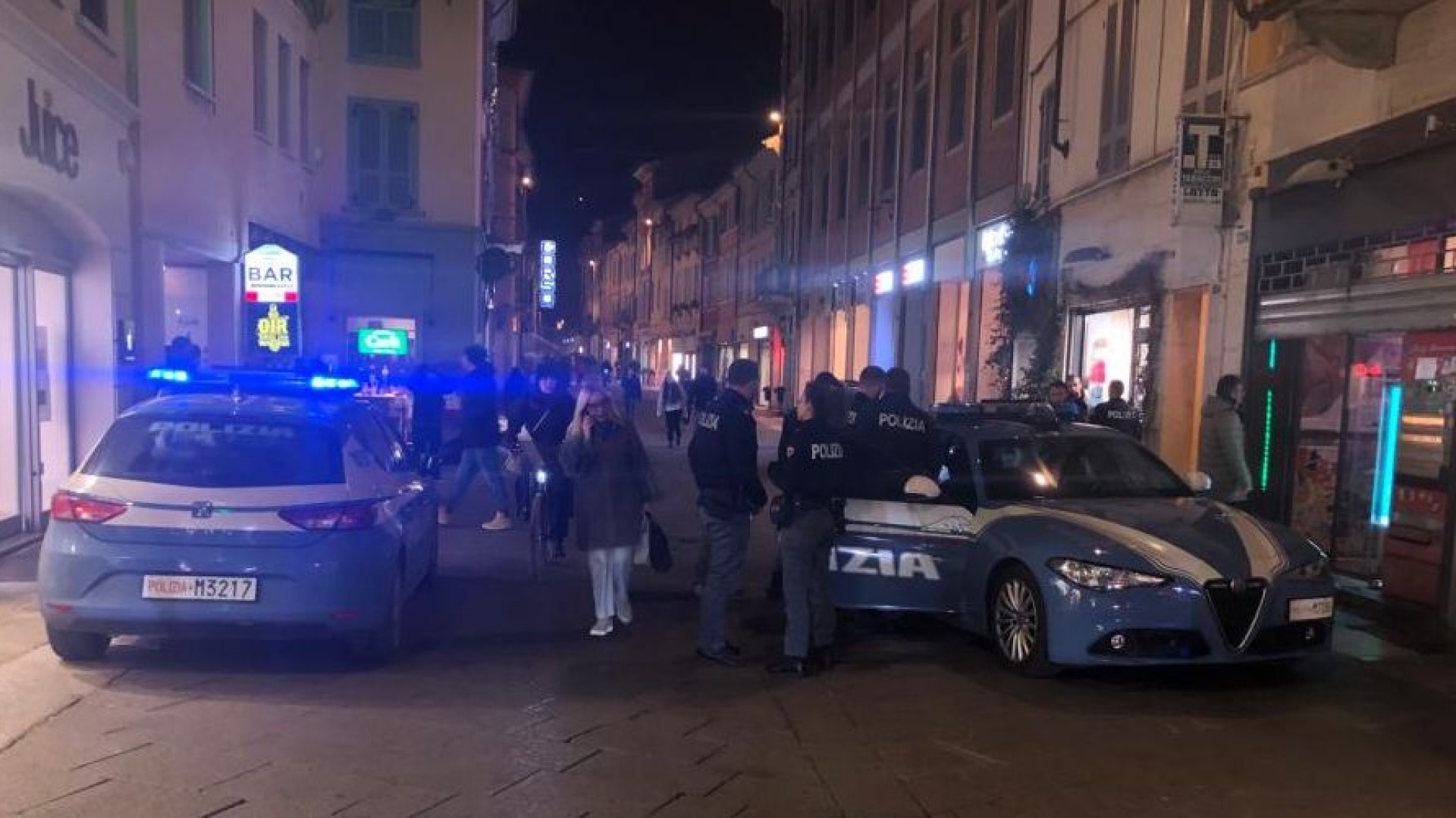 Tabaccaio colpito sul Corso, due giovani denunciati per lesioni ma non per rapina