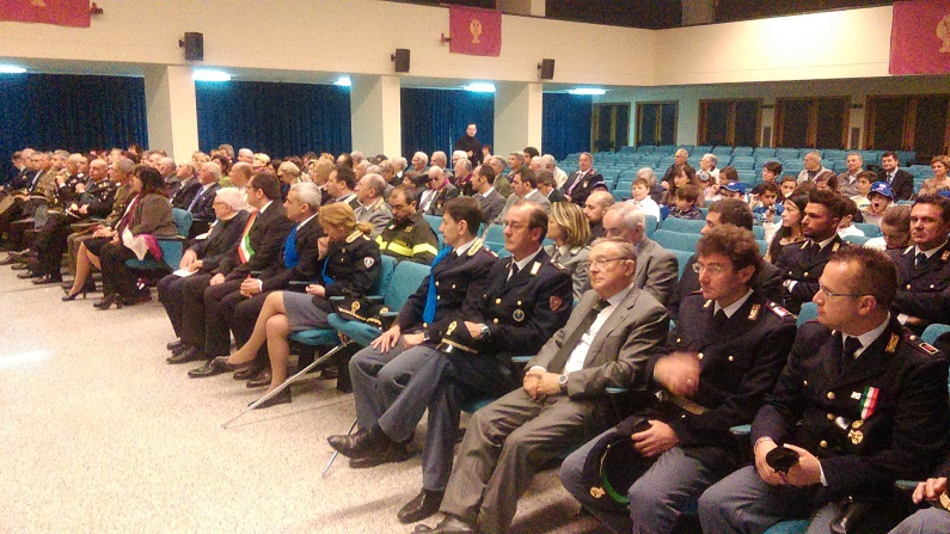 "Il 113 è un bel numero": i bambini festeggiano i 163 anni della polizia