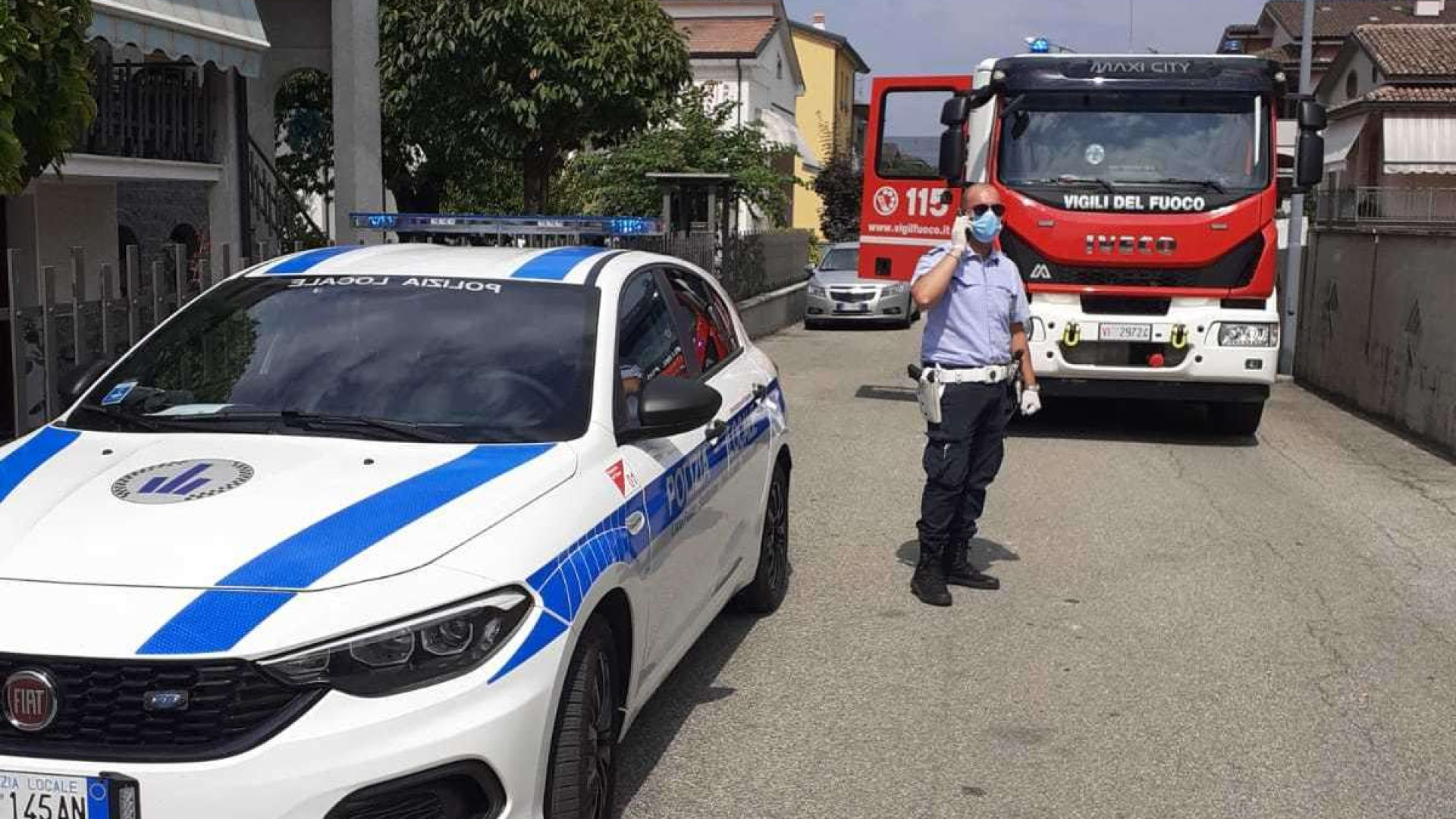 A letto in stato di incoscienza: 83enne salvata grazie ai vicini