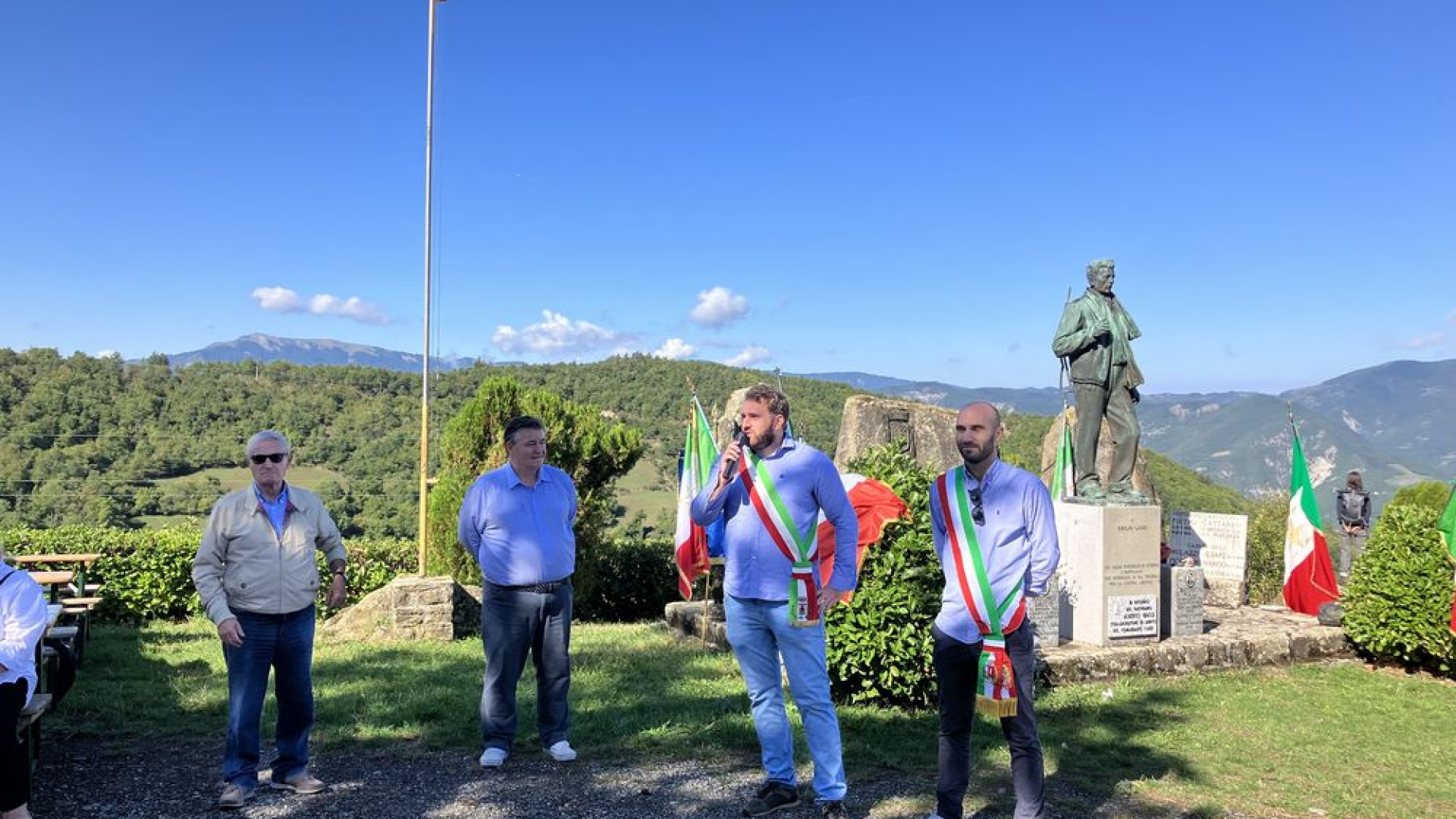 Sulla tomba di Canzi anche il partigiano Ugo Magnaschi di 95 anni