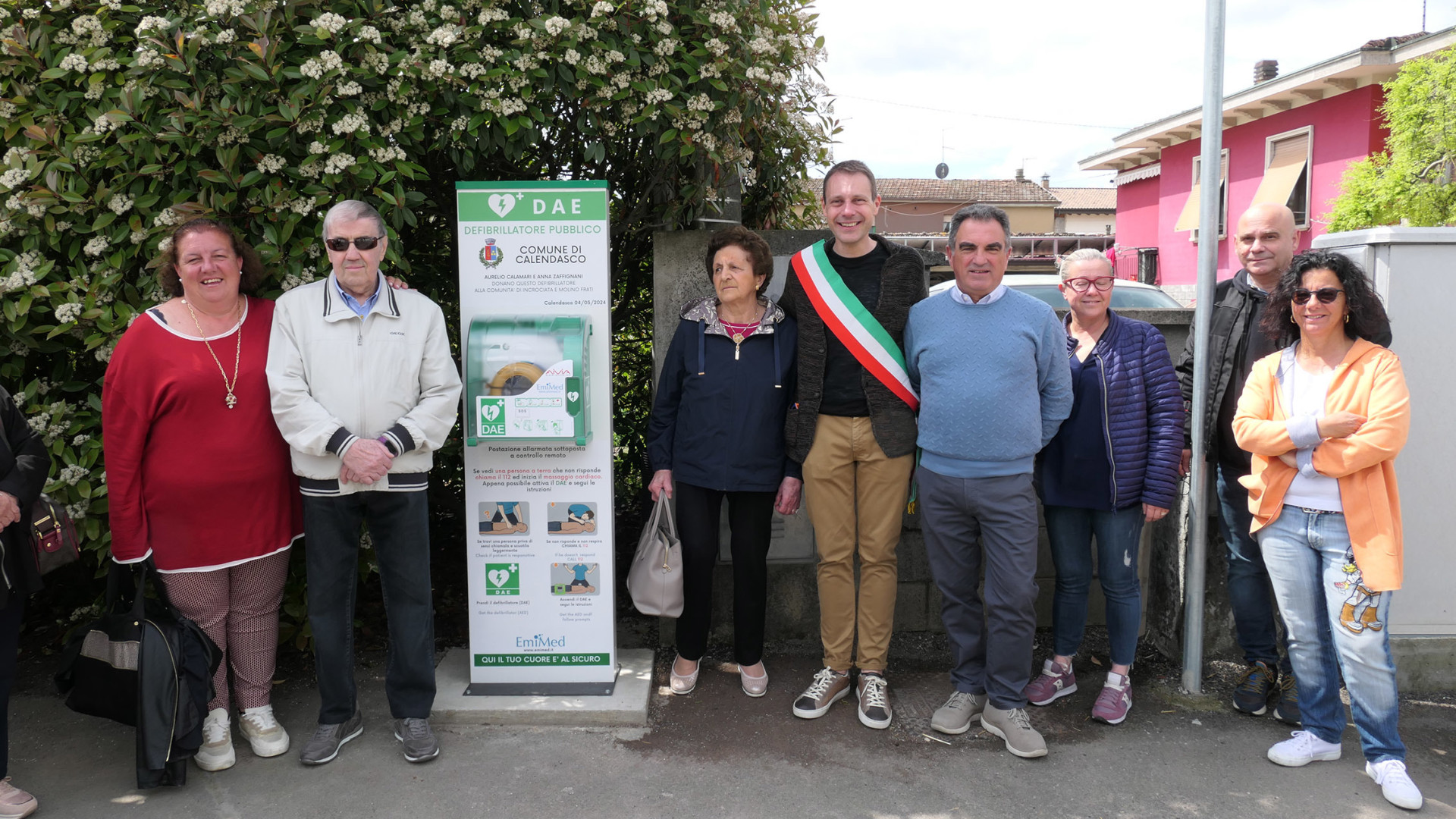 Calendasco, anziani coniugi donano un defibrillatore: "Ricordateci così"