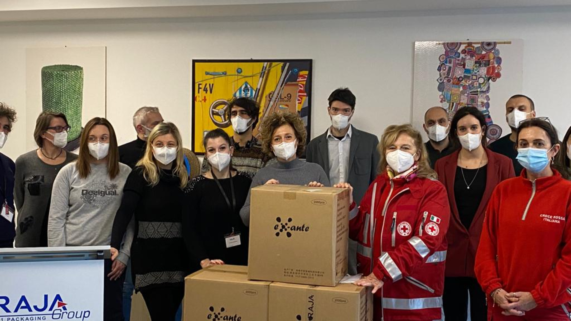 Raja Italia dona 13mila mascherine a Croce Rossa: "Per le famiglie bisognose"