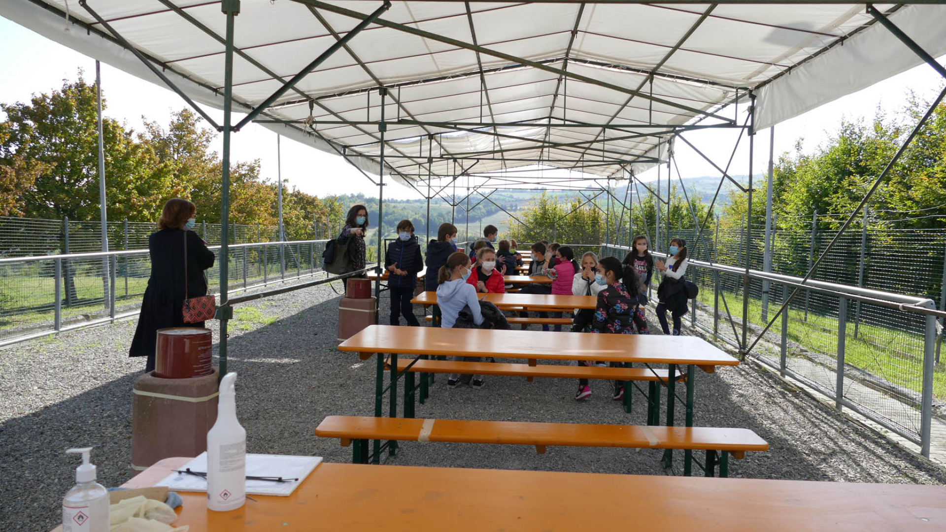 Dagli alpini di Agazzano un'aula all'aperto per le lezioni a distanza