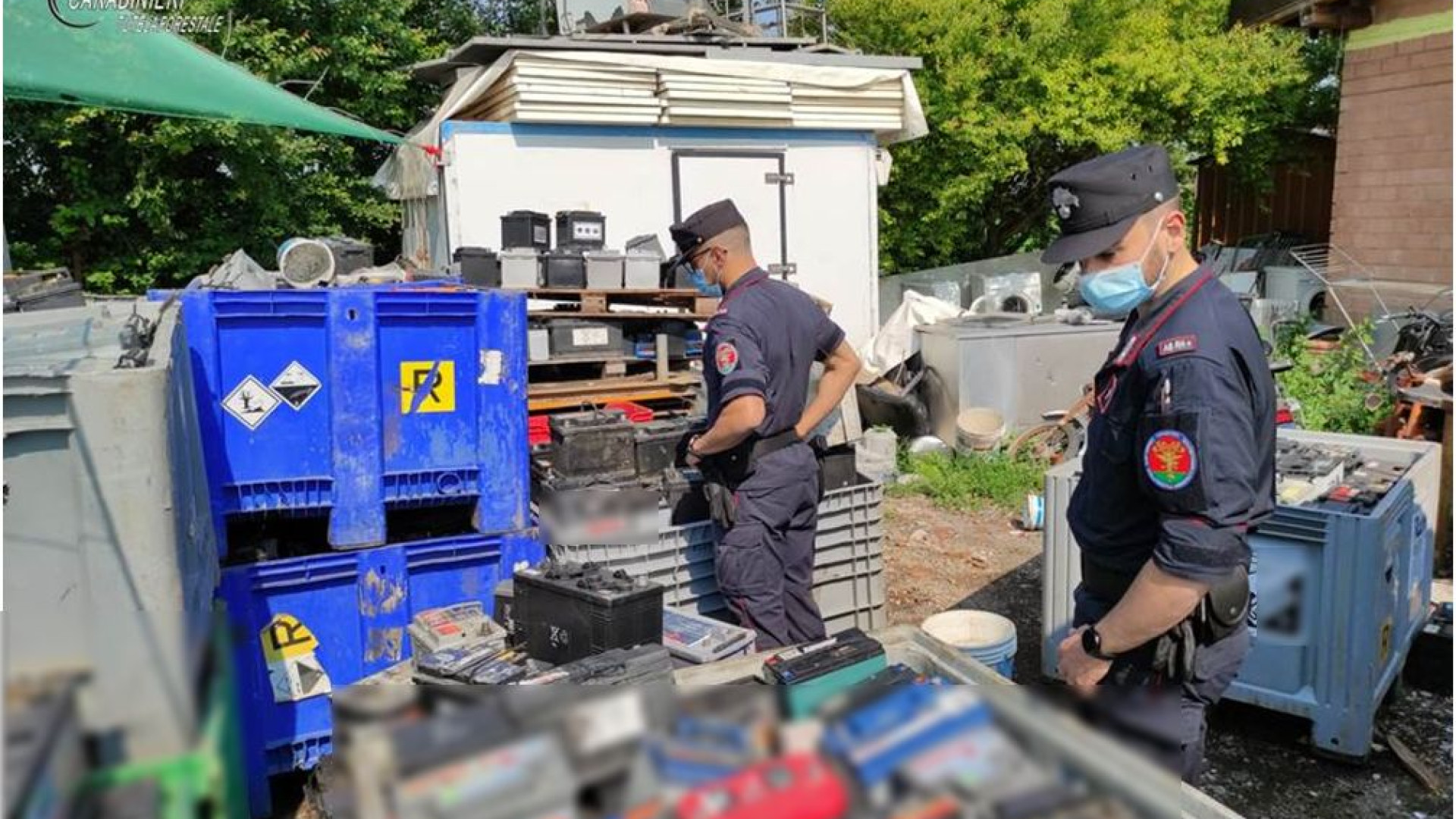 Traffico di batterie: sei nomadi piacentini accusati di smaltimento di rifiuti tossici