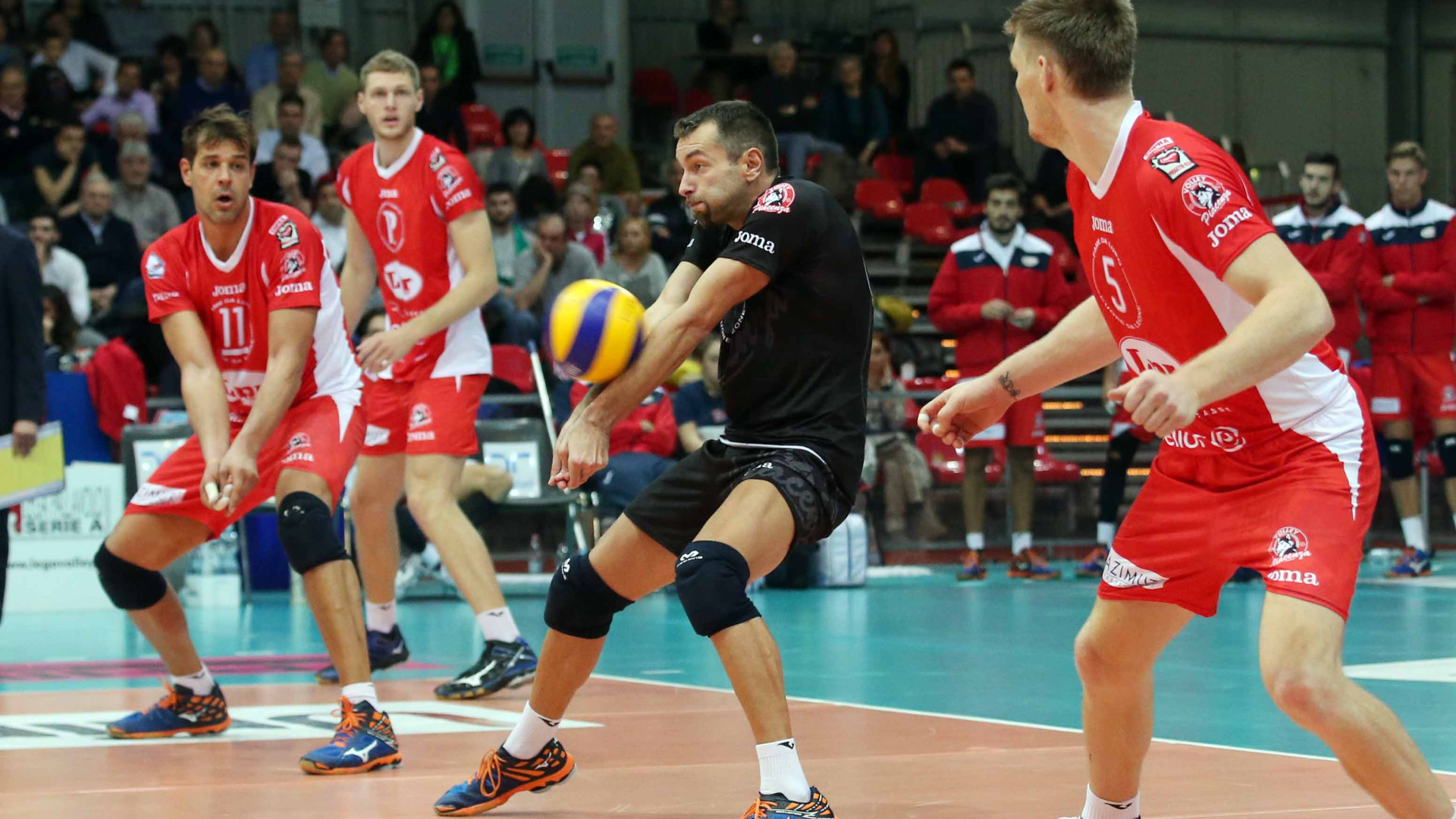 Volley, Superlega: a Trento va in scena il "classico". Lpr prova a rialzarsi