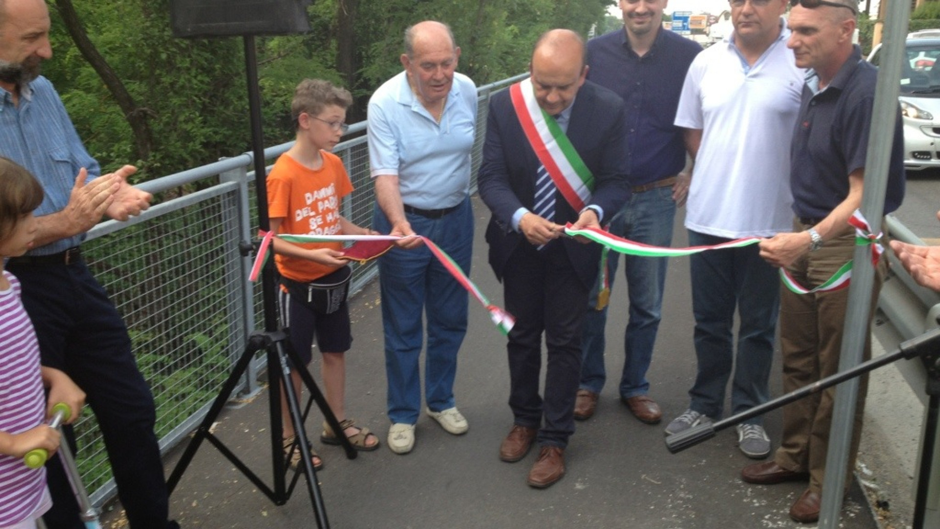 Taglio del nastro per l'ultimo tratto di ciclabile per La Verza