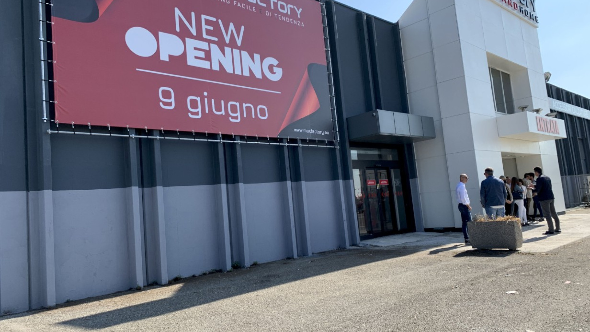 Rottofreno, inaugurato Max Factory. Reintegrato il personale ex Mercatone Uno