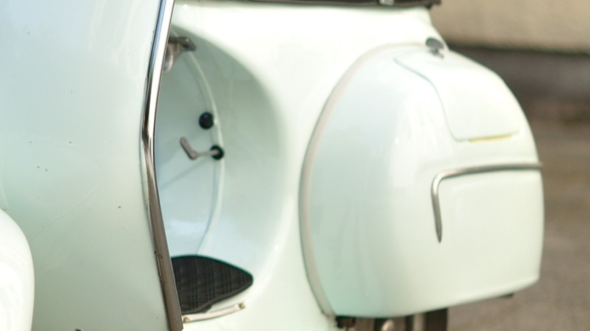 Trova un biglietto d'insulti e 1 chilo di zucchero nel serbatoio della Vespa