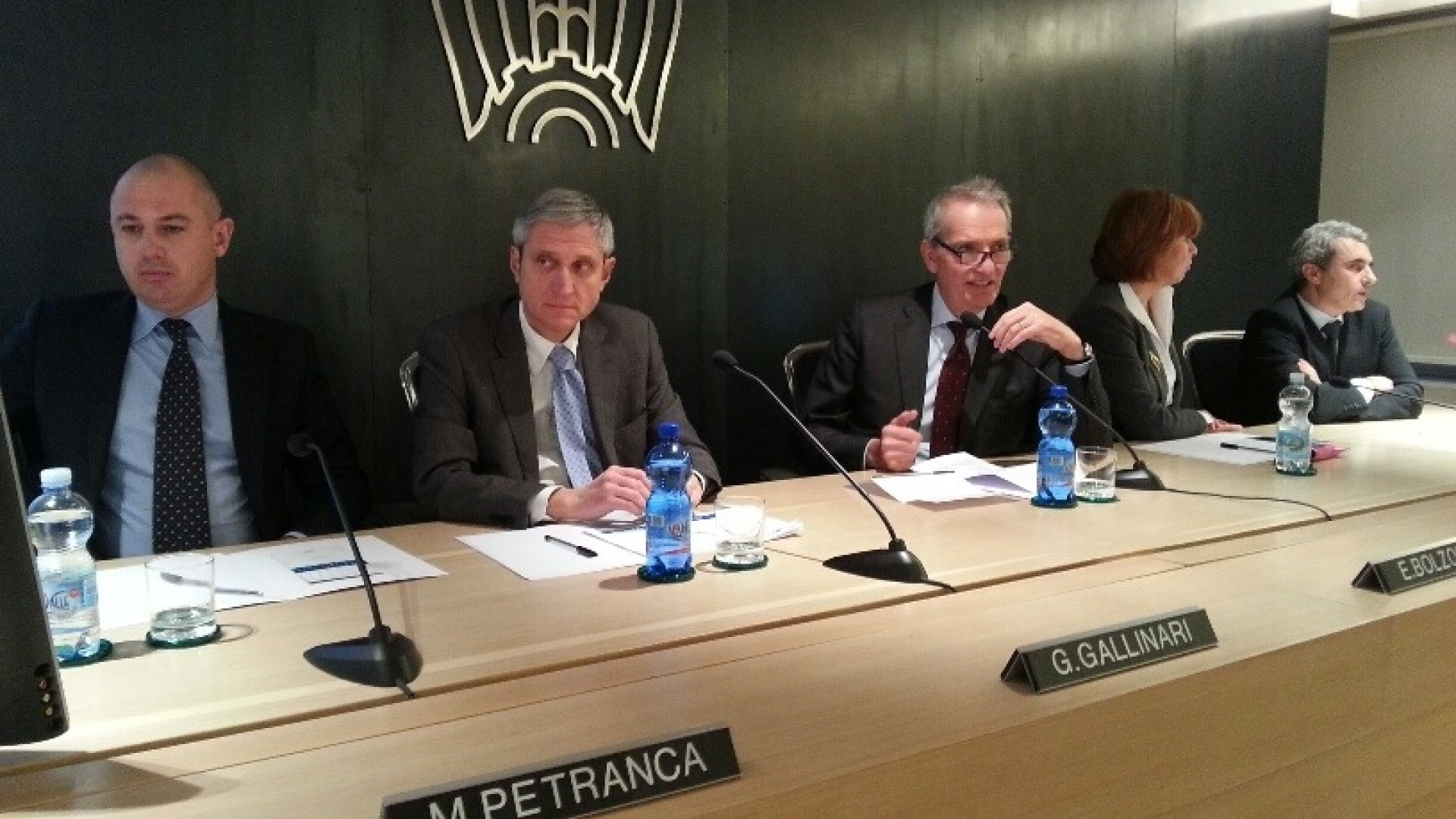 Confindustria: "Export scelta inevitabile". Cercasi manager