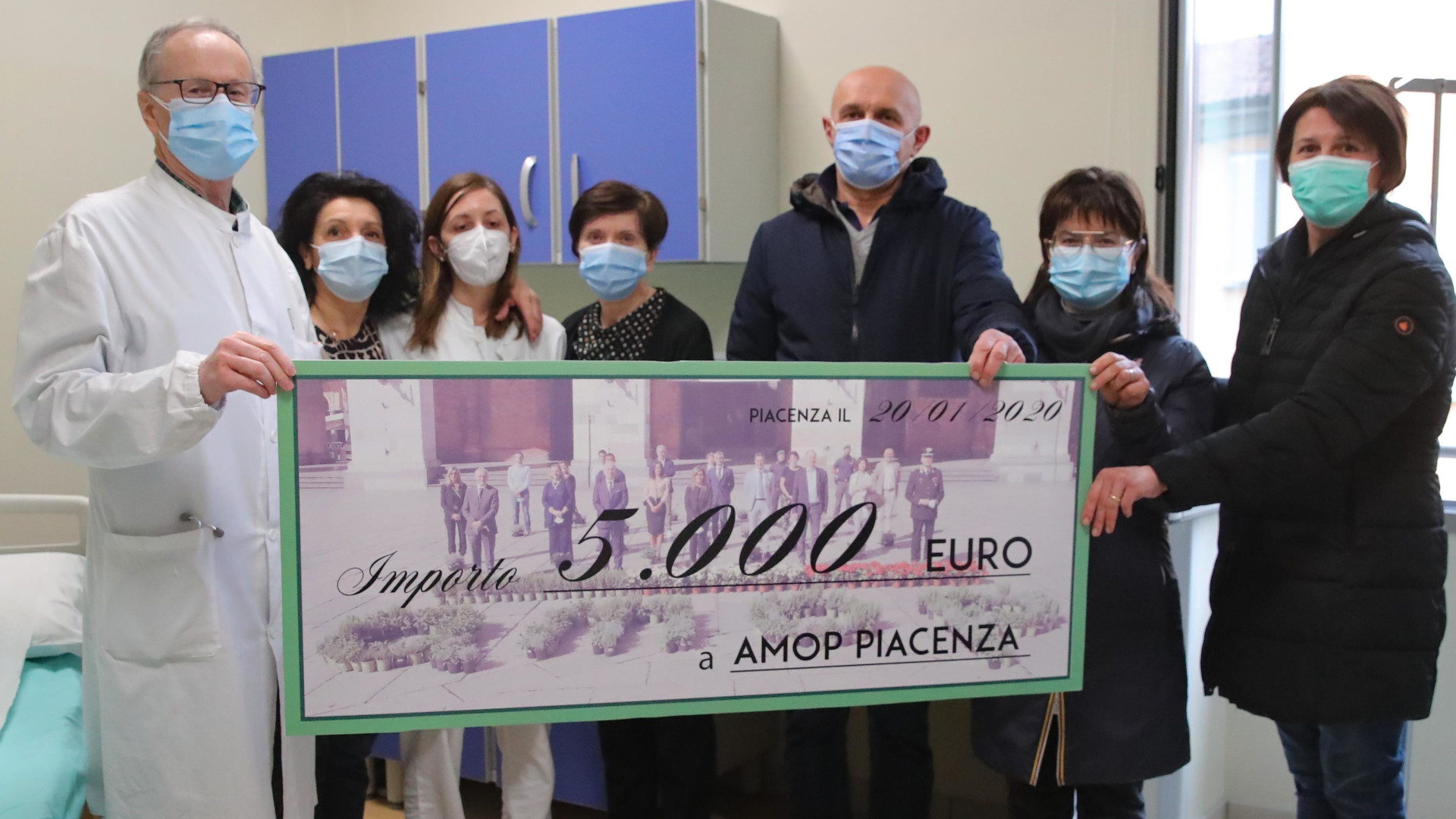 Malati oncologici, 5mila euro ad Amop grazie alle piantine solidali