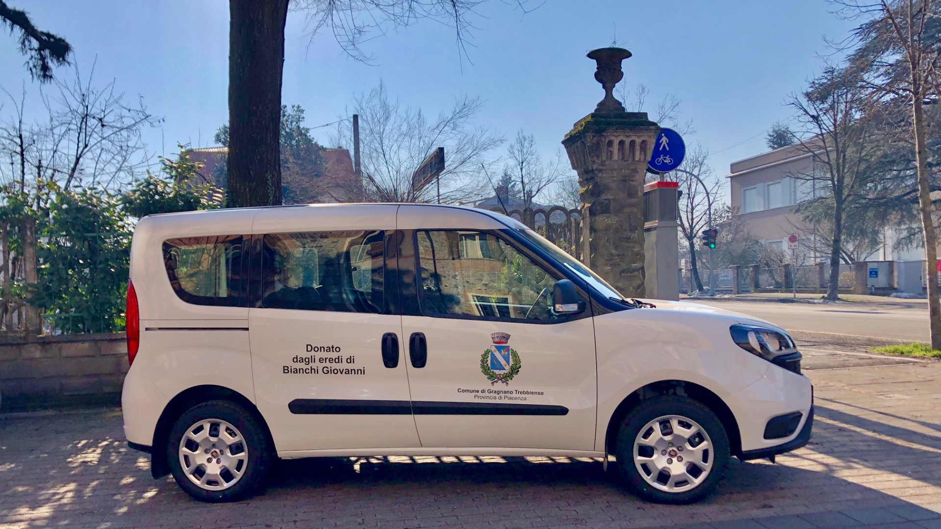 Gragnano, donato al Comune un mezzo per trasporti sociali