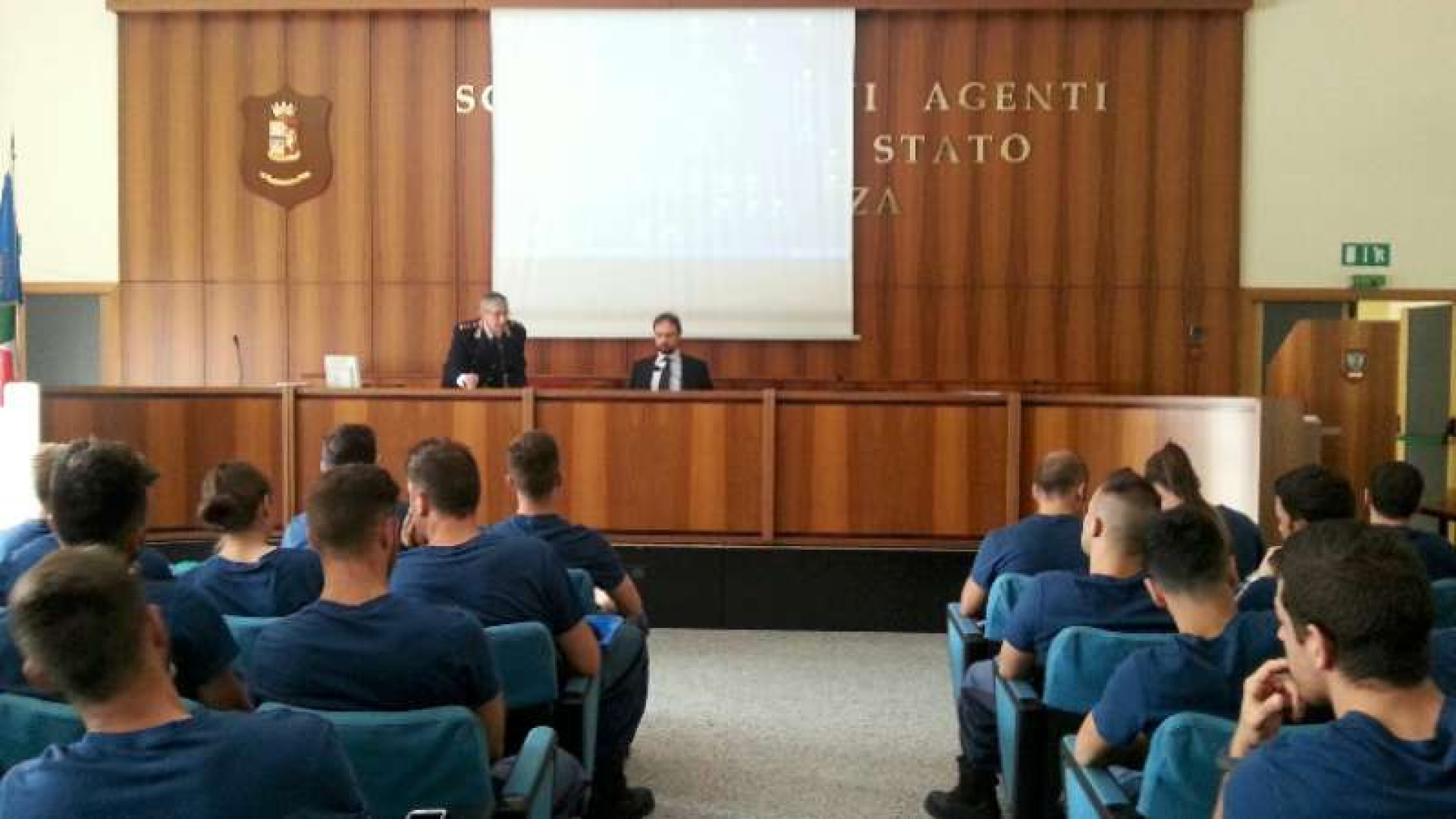 Diritto amministrativo e accesso ai documenti: lezione alla scuola di polizia