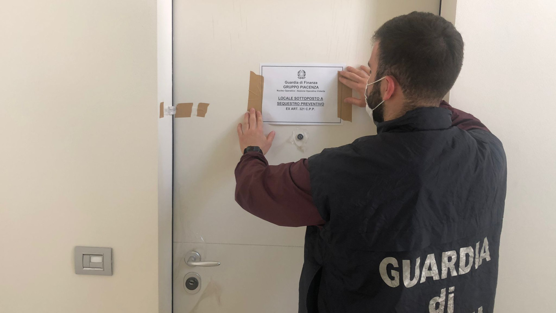 Beni sottratti all'azienda fatta fallire: 11 indagati, sequestrati 13 milioni
