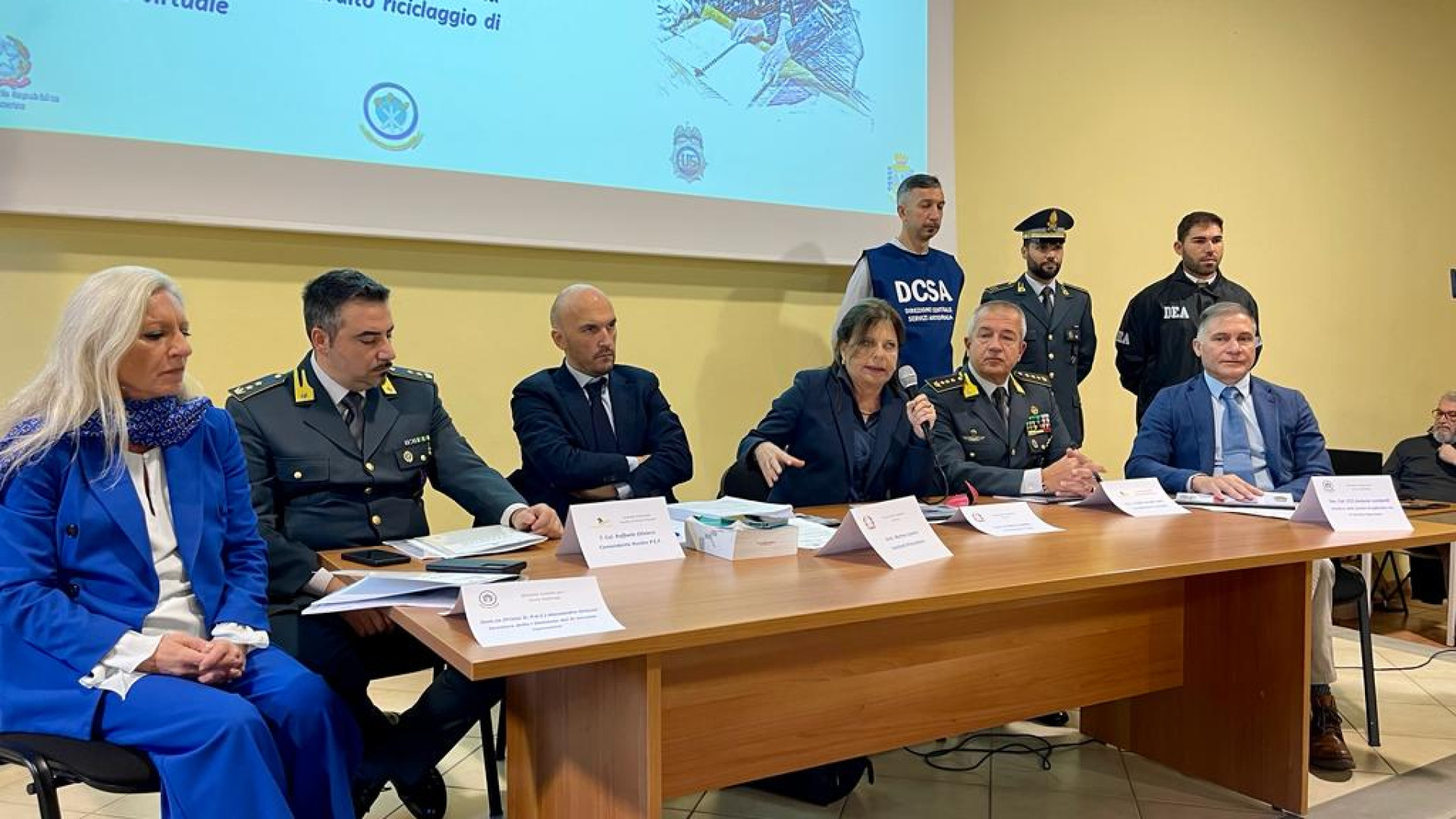 Traffico internazionale di droga e soldi falsi: 51enne piacentino in manette