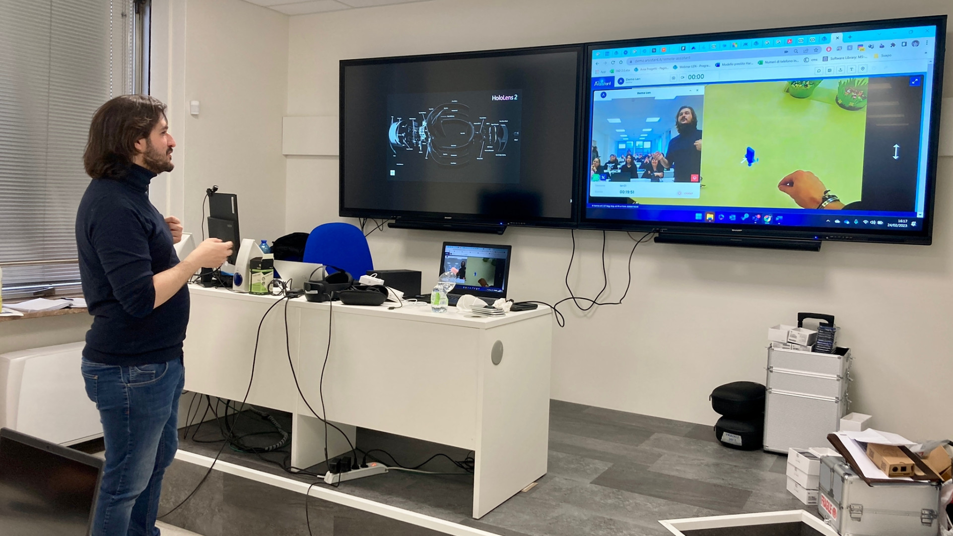Studenti a lezione di metaverso: "Così la realtà virtuale aiuta le aziende"