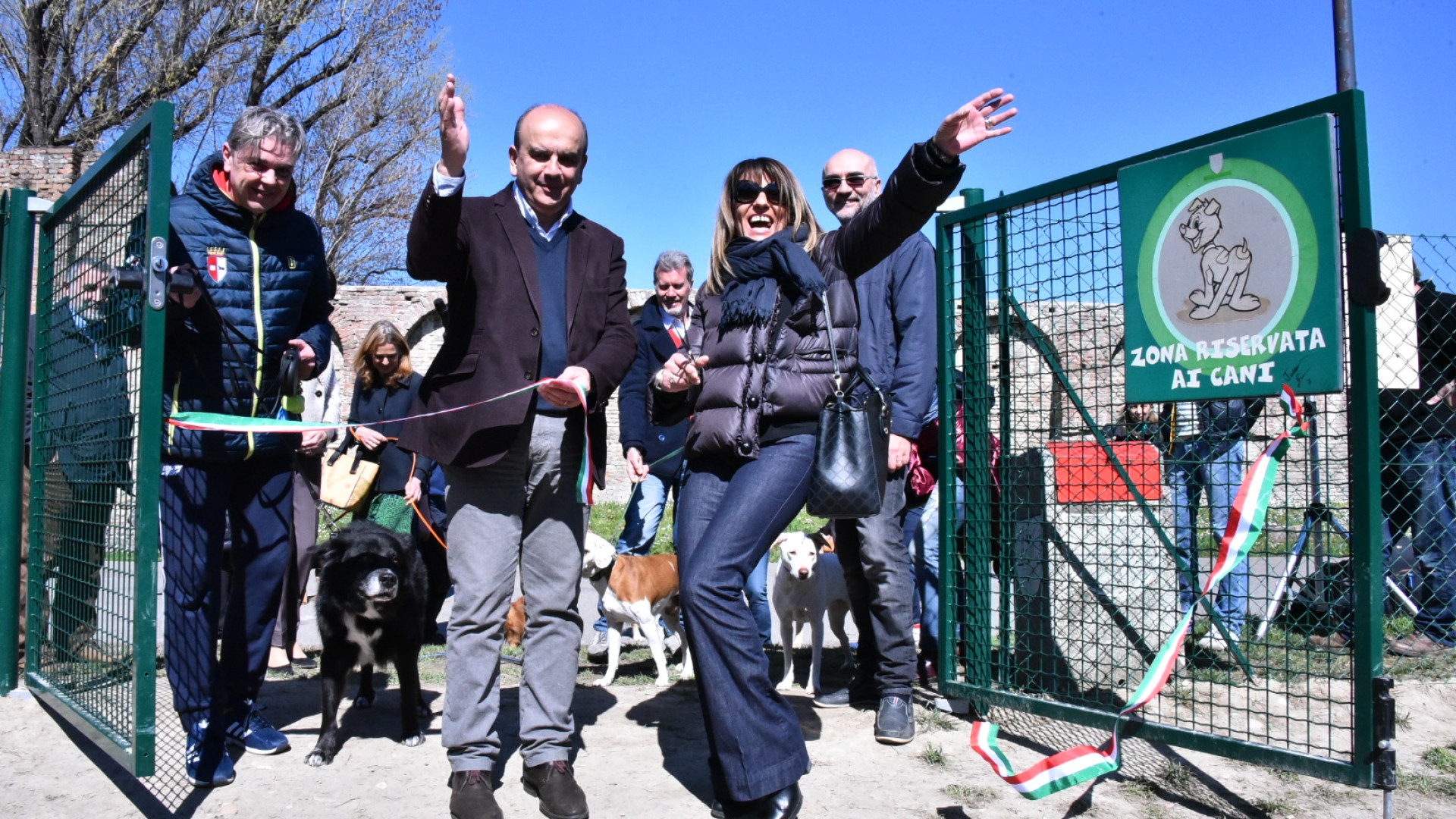 Via Maculani, inaugurata la nuova area di sgambamento per cani