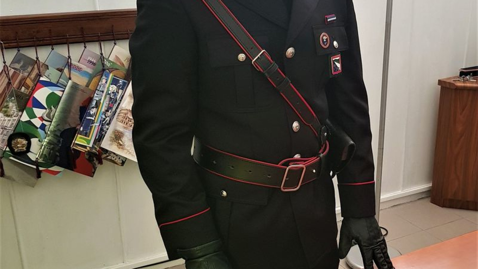 Giro di spaccio in un parcheggio: 28enne arrestato dai carabinieri