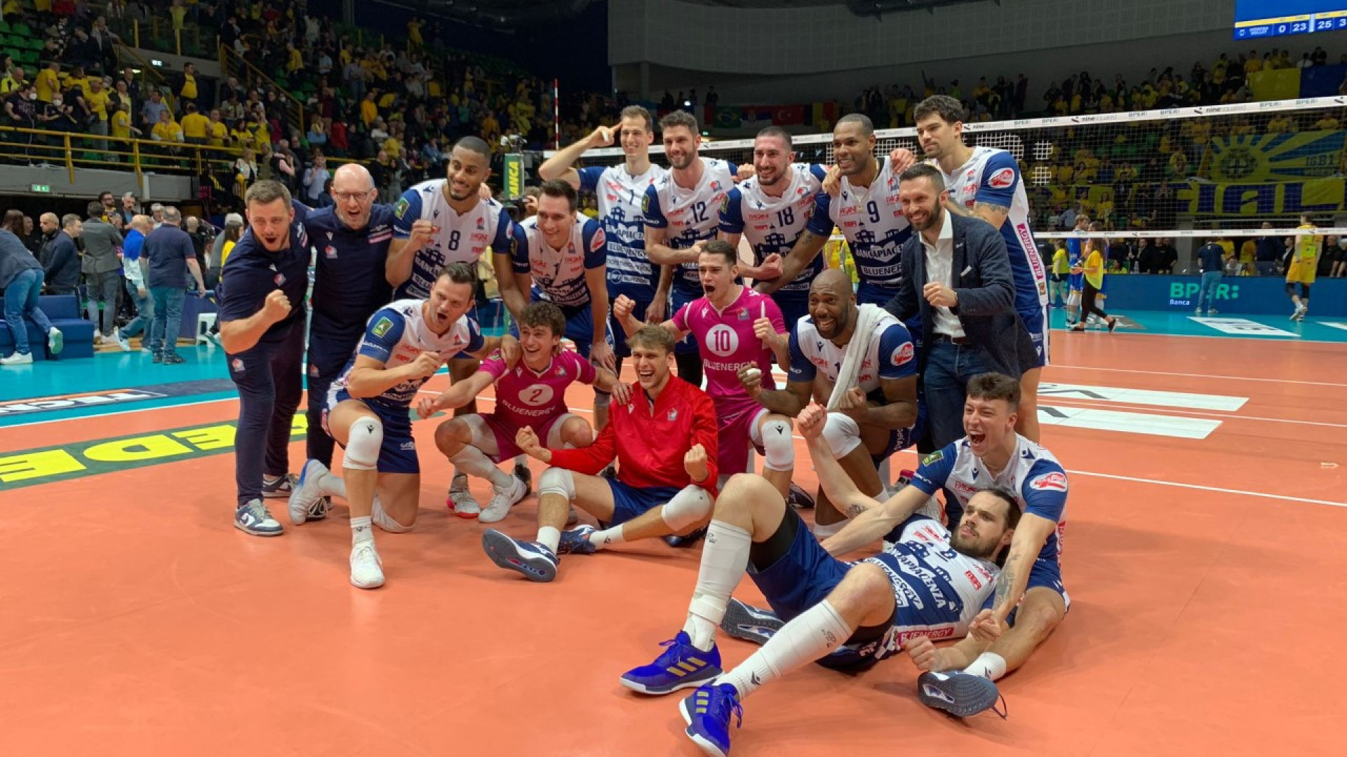 Gas Sales, che reazione! Modena battuta 3-0 in gara 3, il sogno scudetto è vivo