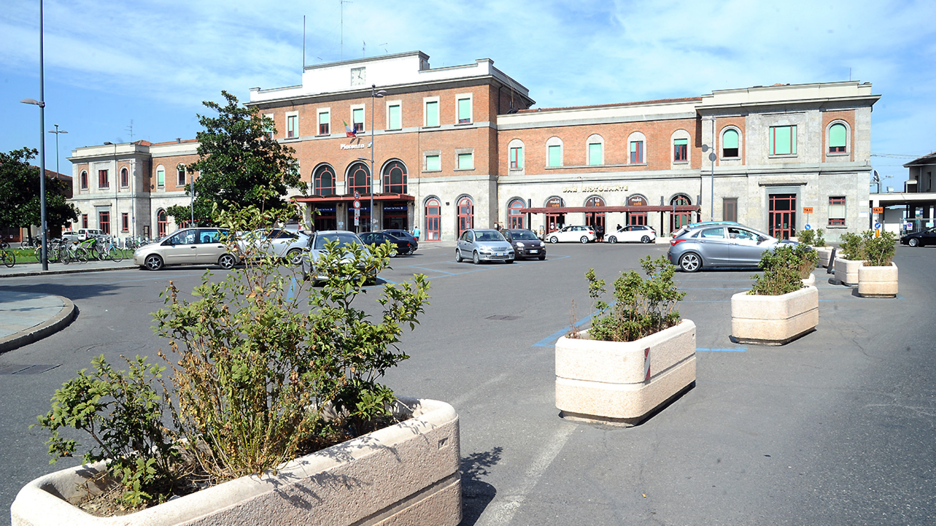 Semafori a chiamata in stazione e alla Cattolica: il Comune stanzia 80mila euro