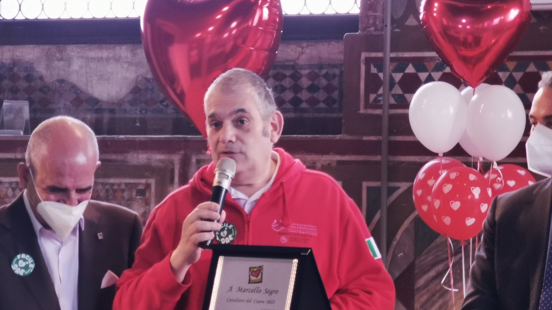 Salvato sull'aereo con il defibrillatore: Marcello Segre "Cavaliere del cuore 2022"