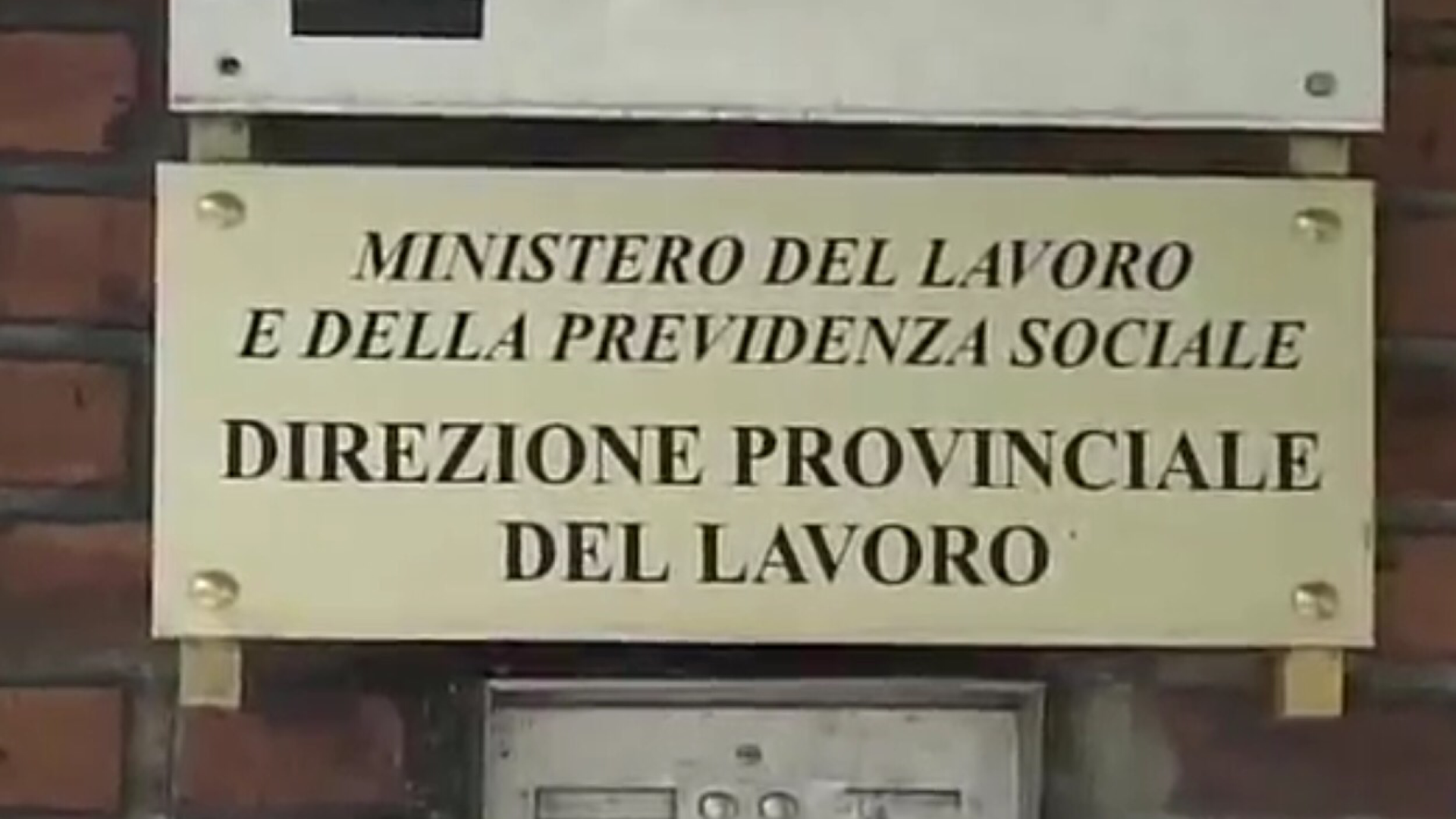 Lavoratori in nero: tre locali chiusi a Piacenza. Multe per 13.500 euro
