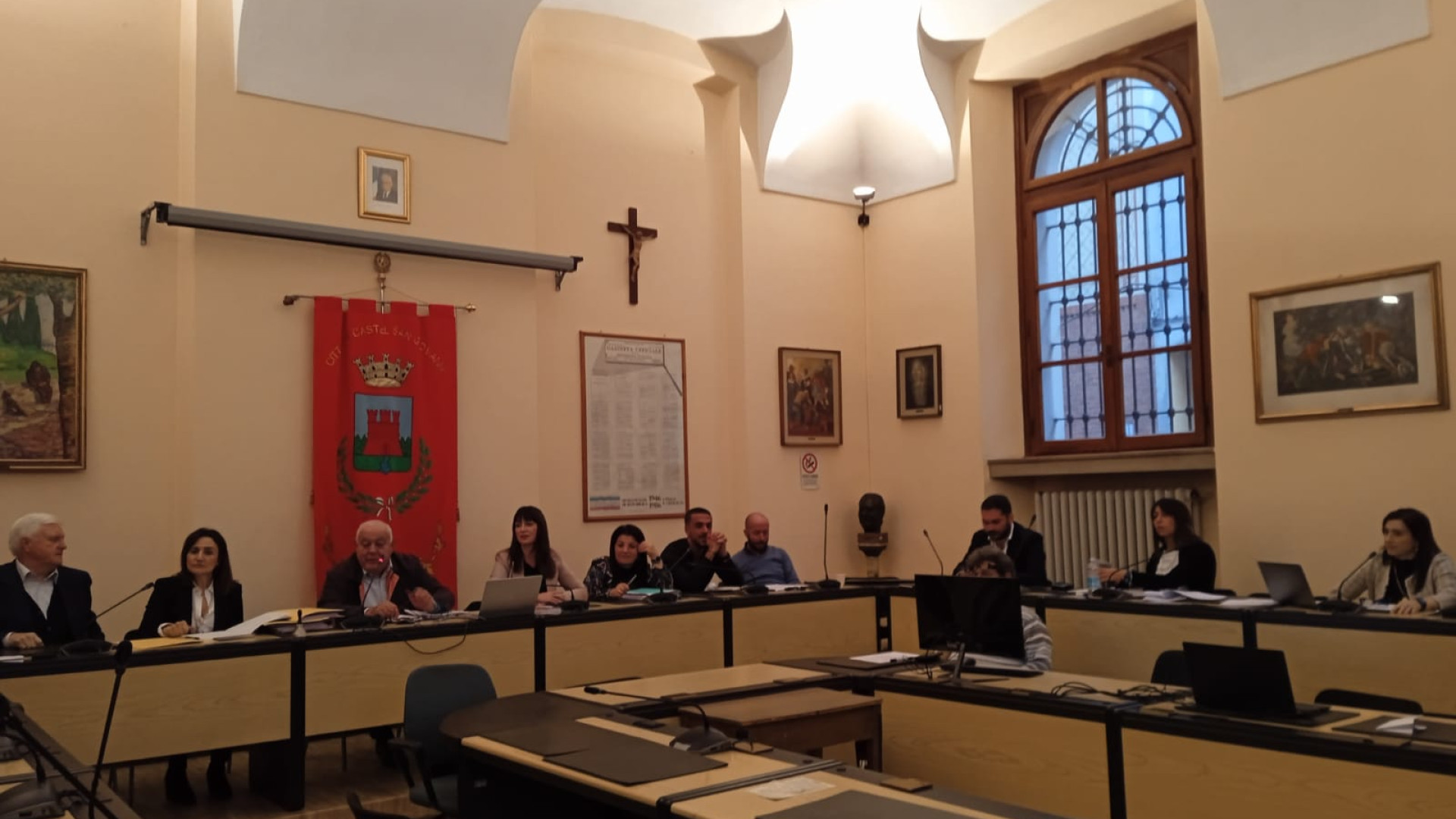 Castel San Giovanni, il forno crematorio per animali si farà: proteste in consiglio