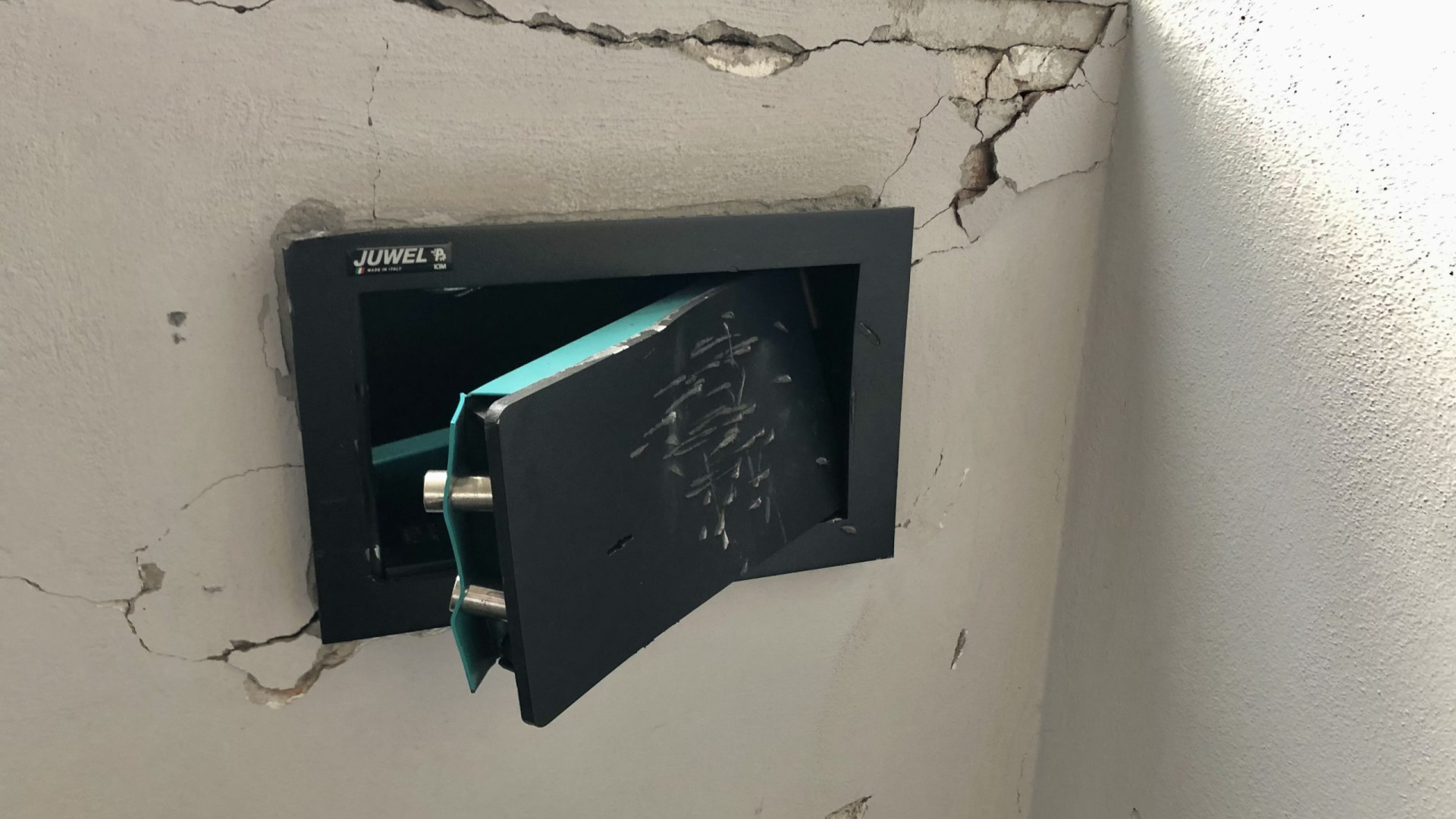 Notte di furti nei capannoni al Montale: saccheggiate almeno cinque aziende