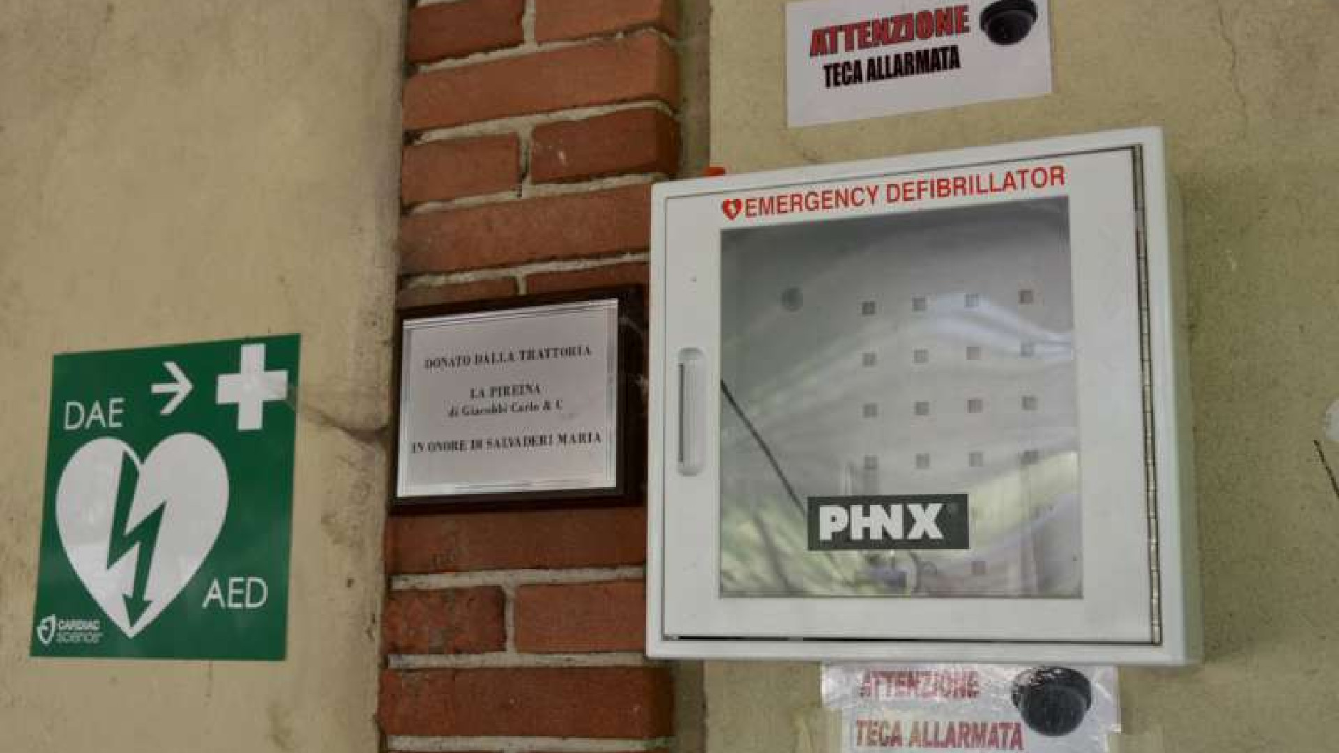 Rubato e subito ritrovato il defibrillatore degli orti di via Degani