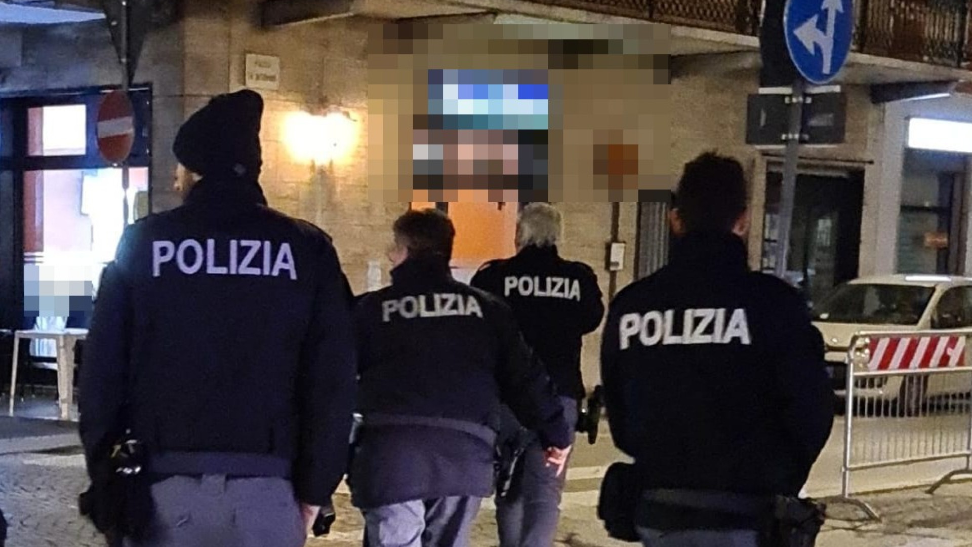 Controlli della polizia a Castel San Giovanni, oltre 70 le persone identificate